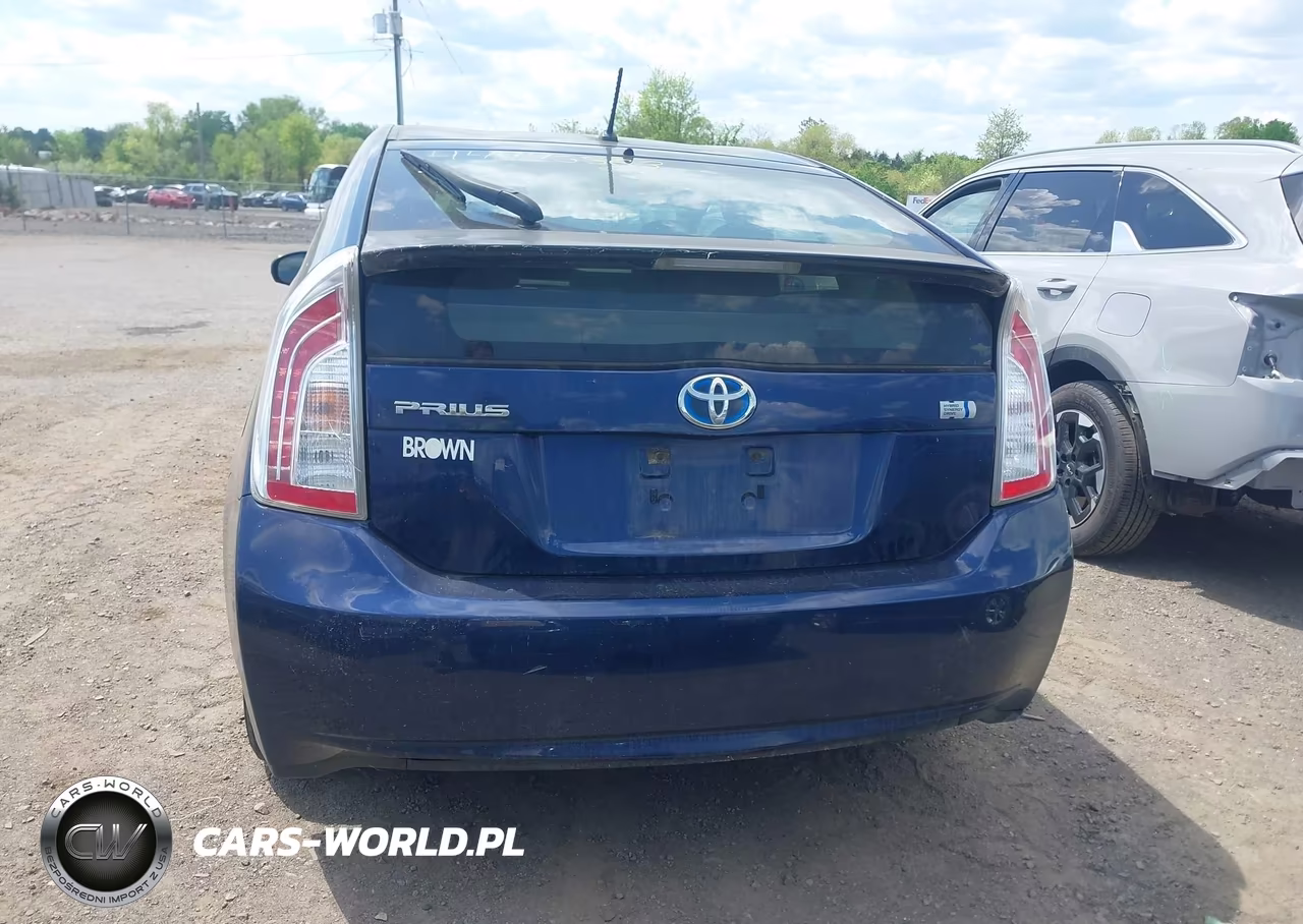 2013 Toyota Prius Two VIN:JTDKN3DU1D1725776 - 16