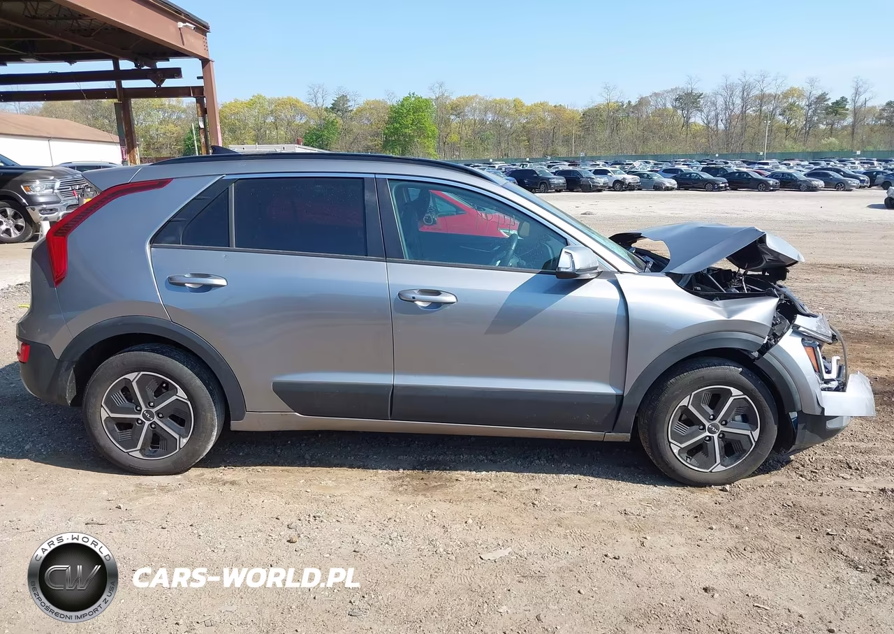 2023 Kia Niro Ex VIN:KNDCR3LE6P5056923 - 13
