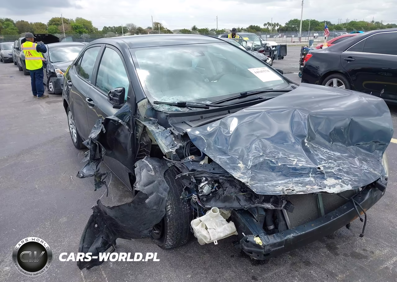2018 Toyota Corolla Le VIN:5YFBURHE3JP849645 - 6