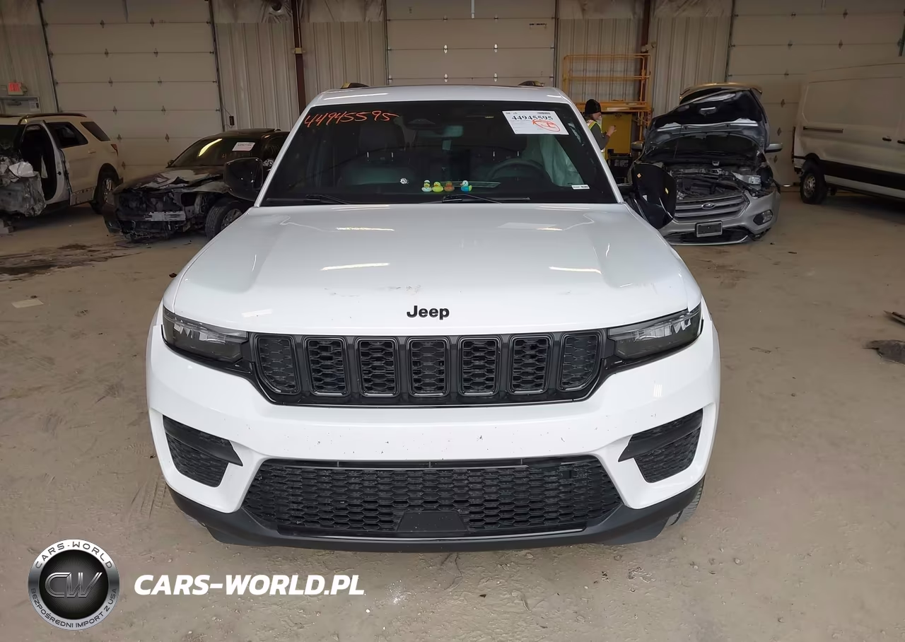 2023 Jeep Grand Cherokee Altitude 4X4 VIN:1C4RJHAG5PC541231 - 12