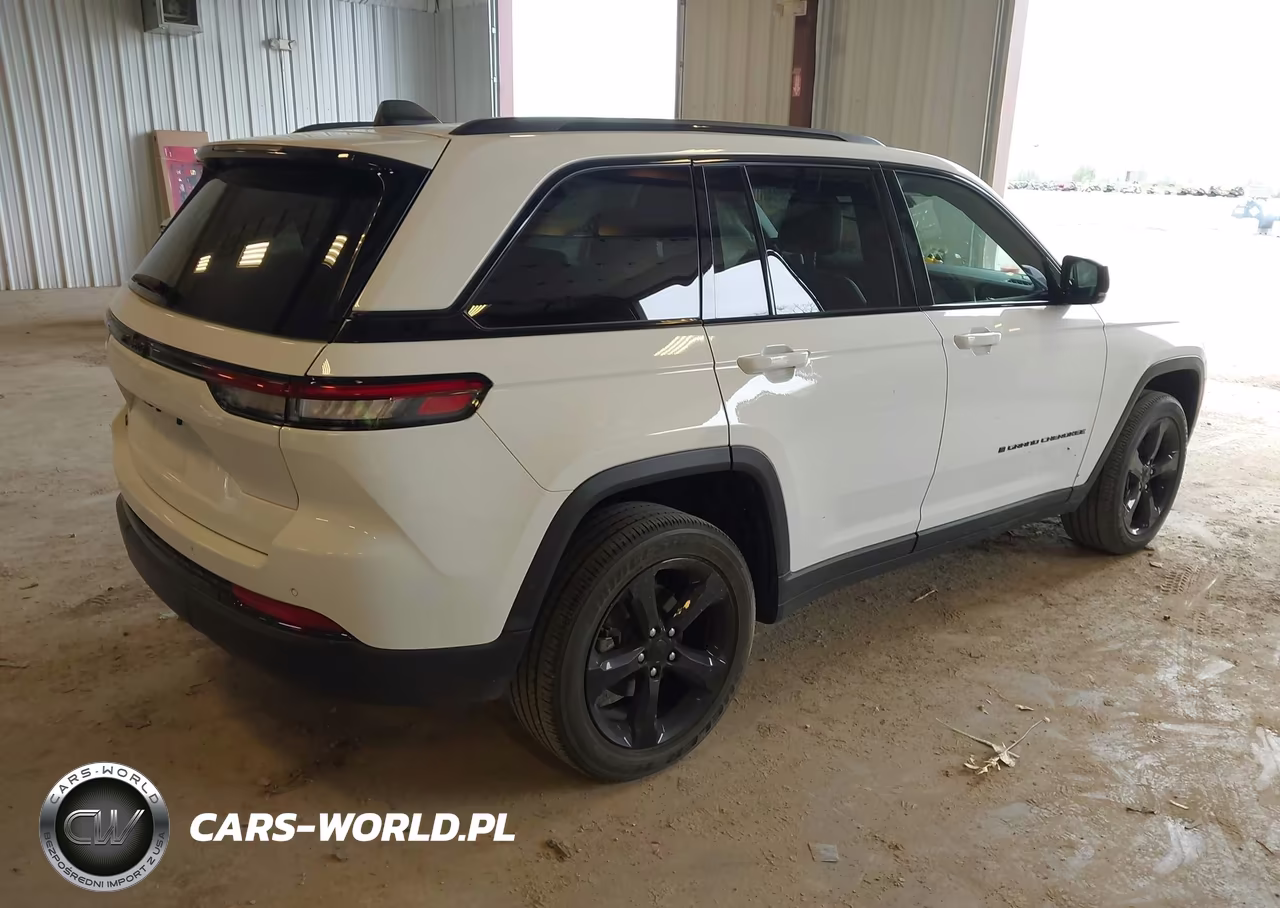 2023 Jeep Grand Cherokee Altitude 4X4 VIN:1C4RJHAG5PC541231 - 4