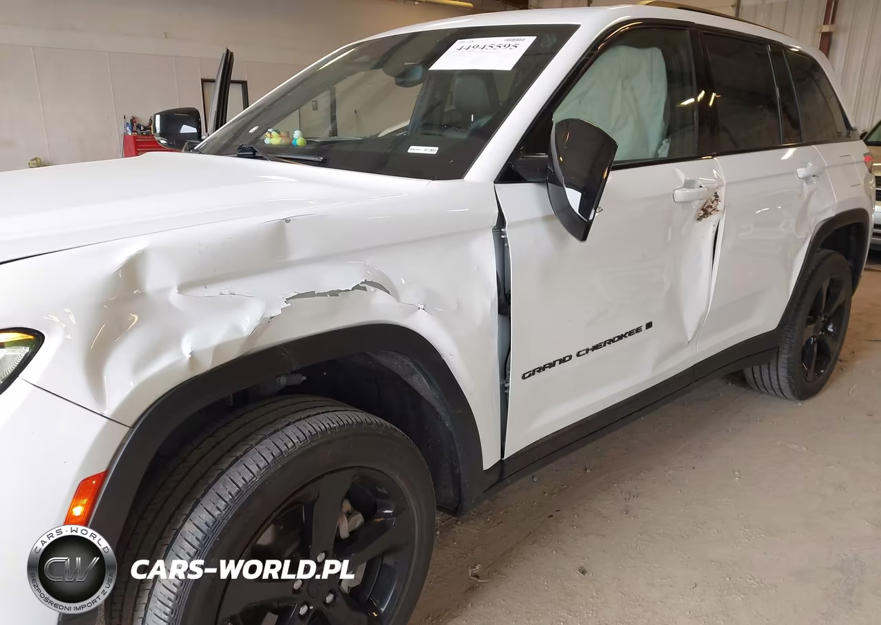 2023 Jeep Grand Cherokee Altitude 4X4 VIN:1C4RJHAG5PC541231 - 6