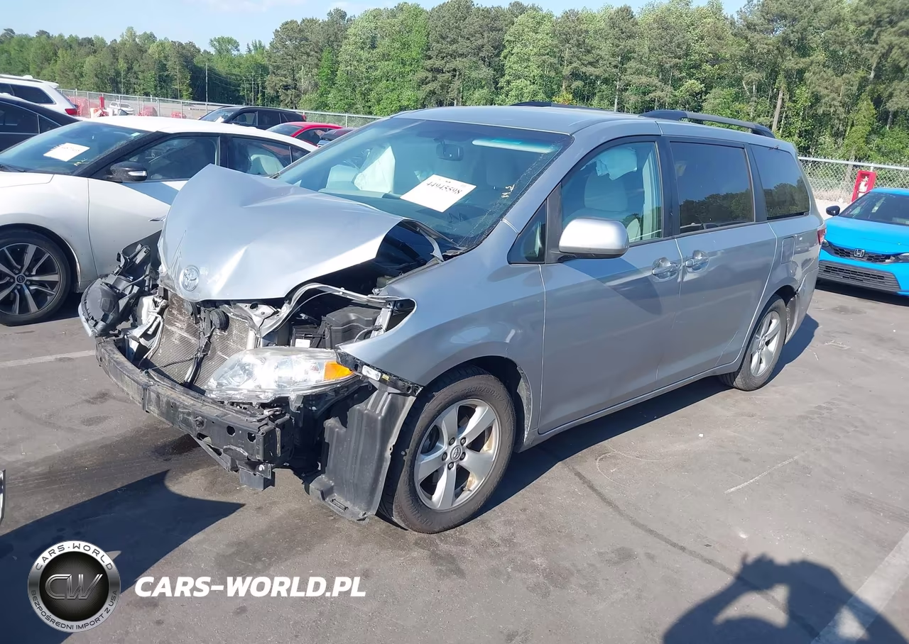 2015 Toyota Sienna Le 8 Passenger VIN:5TDKK3DC8FS657725 - 2