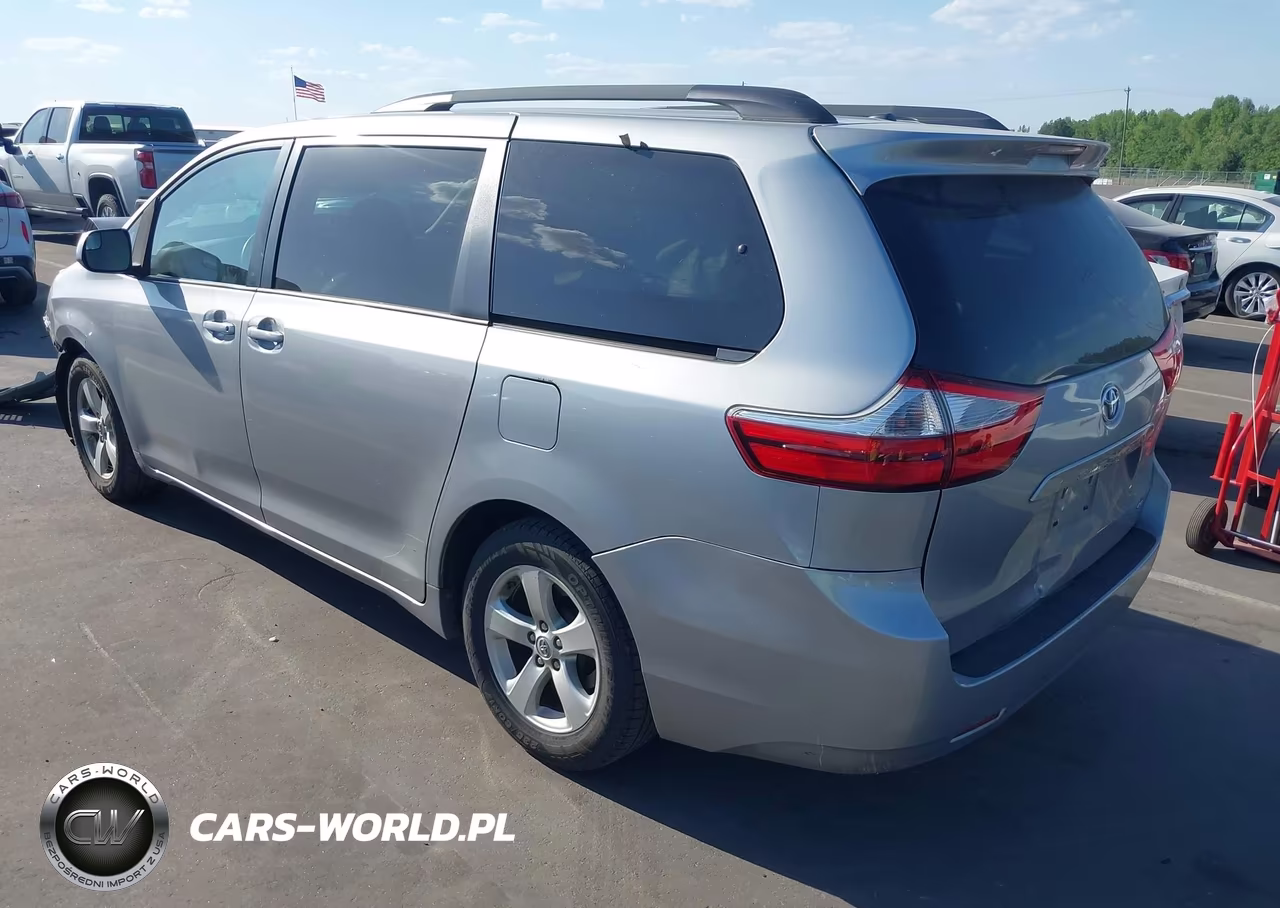 2015 Toyota Sienna Le 8 Passenger VIN:5TDKK3DC8FS657725 - 3
