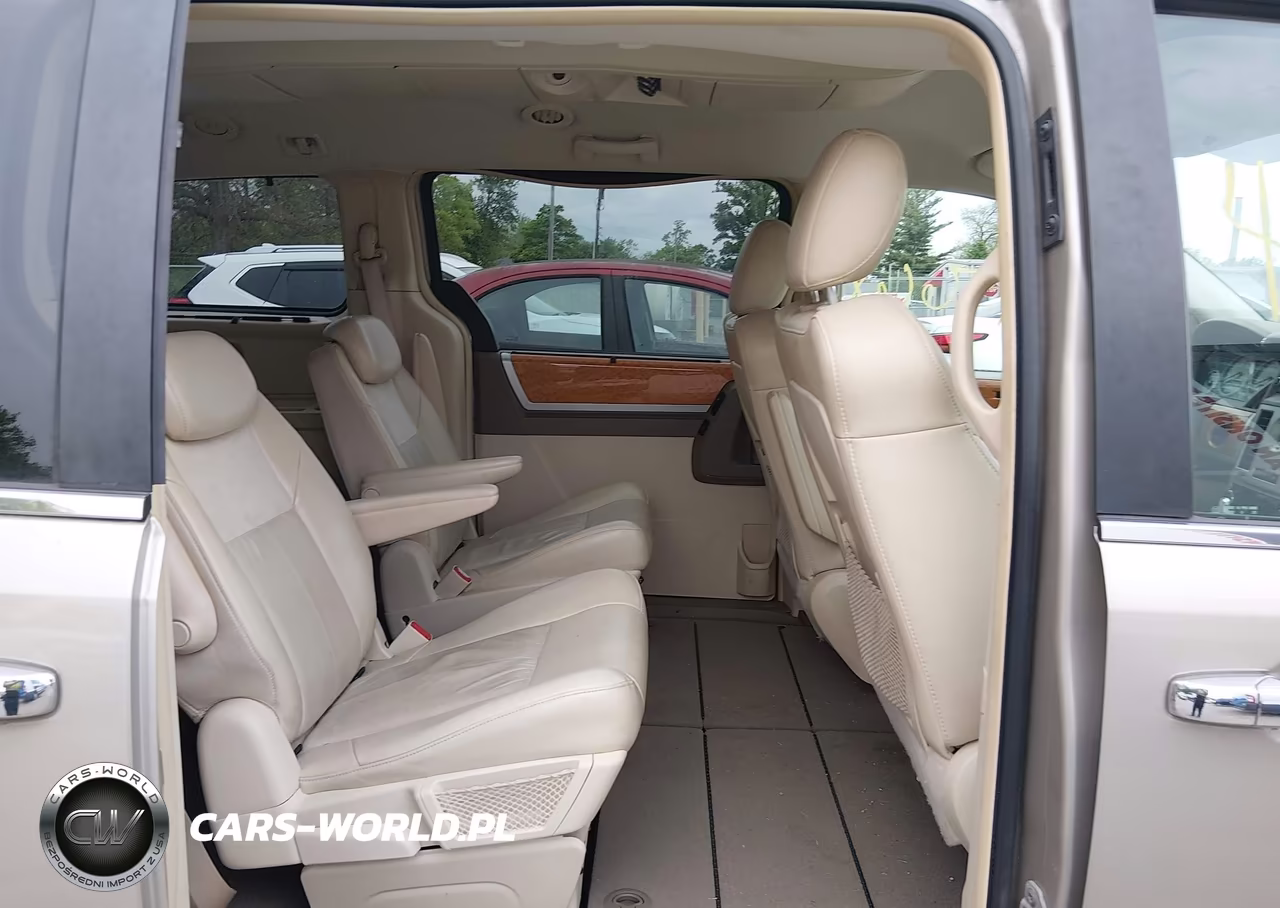 2009 Chrysler Town & Country Limited VIN:2A8HR64X89R558208 - 8