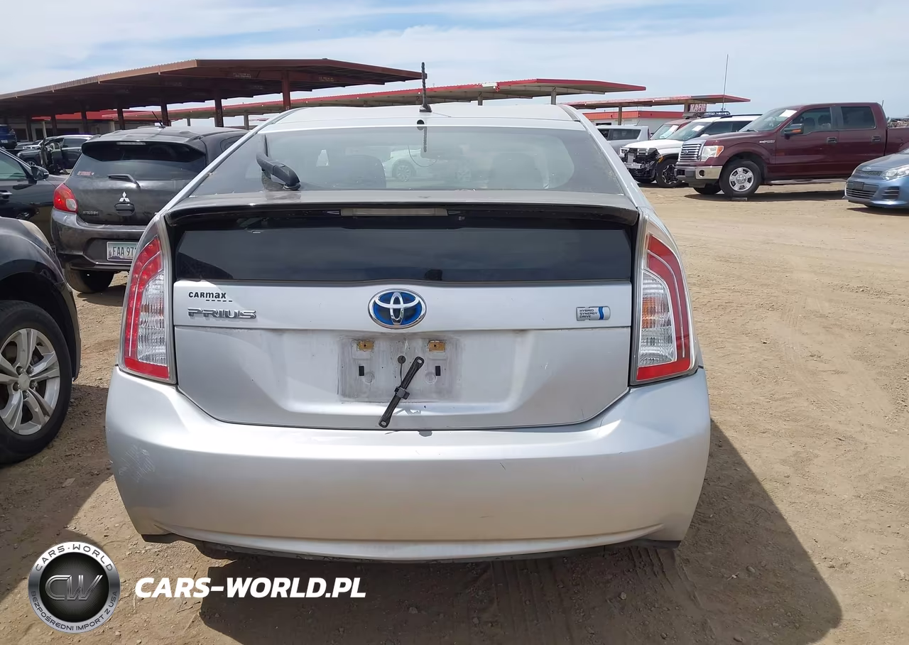 2014 Toyota Prius Two VIN:JTDKN3DU0E1741906 - 16