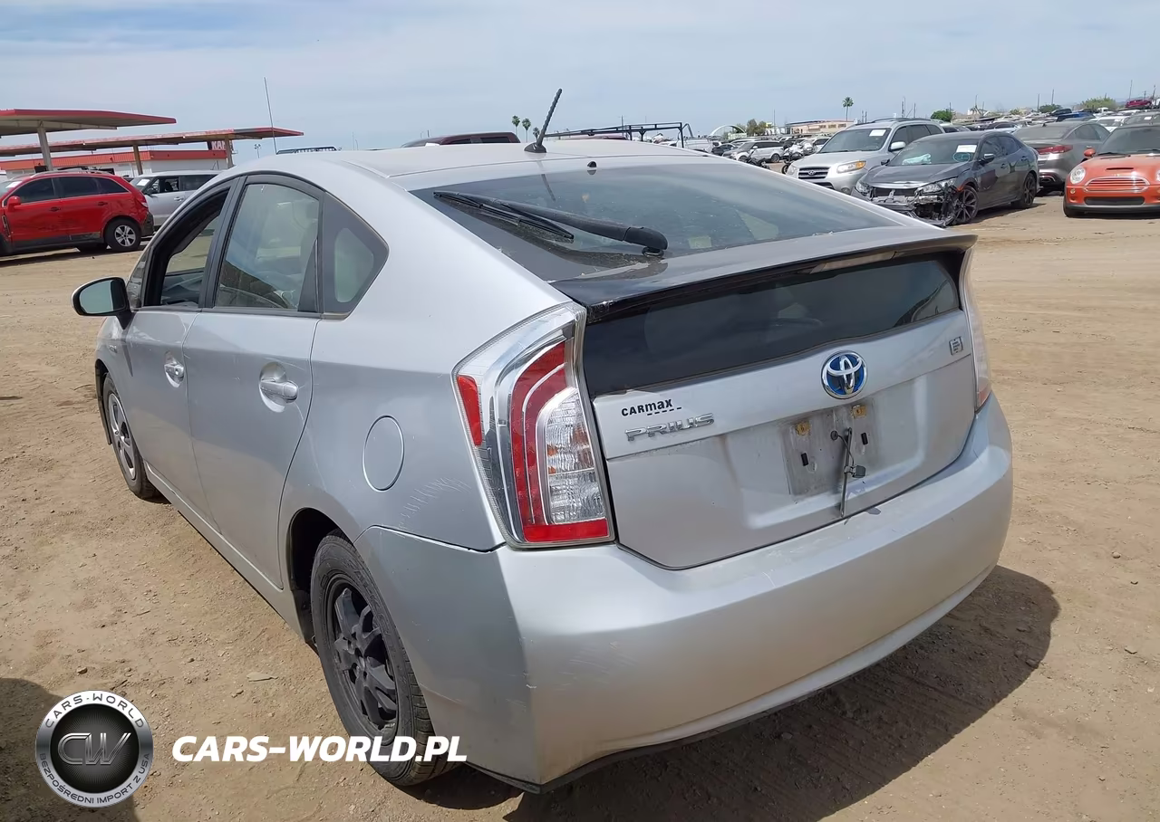2014 Toyota Prius Two VIN:JTDKN3DU0E1741906 - 3