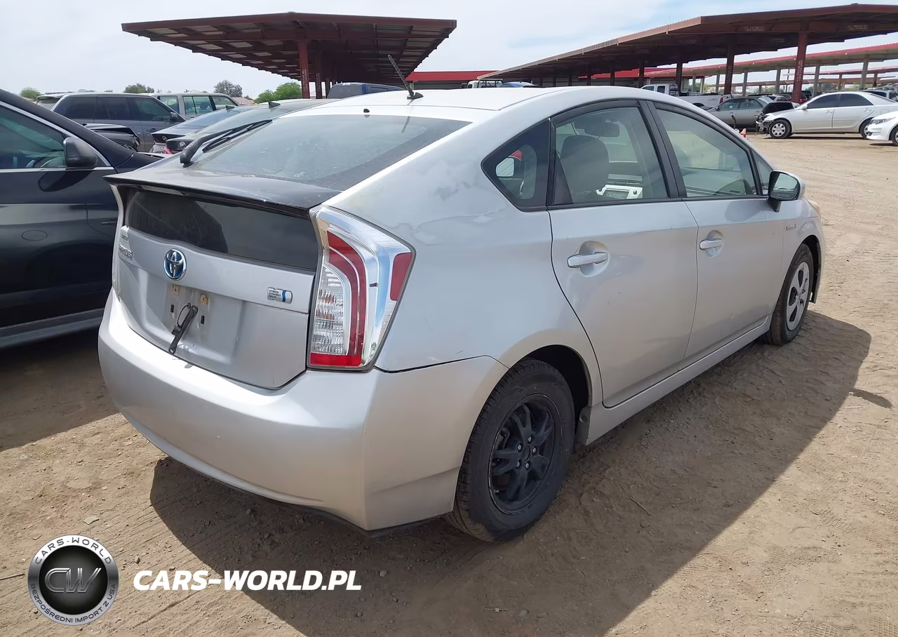 2014 Toyota Prius Two VIN:JTDKN3DU0E1741906 - 4