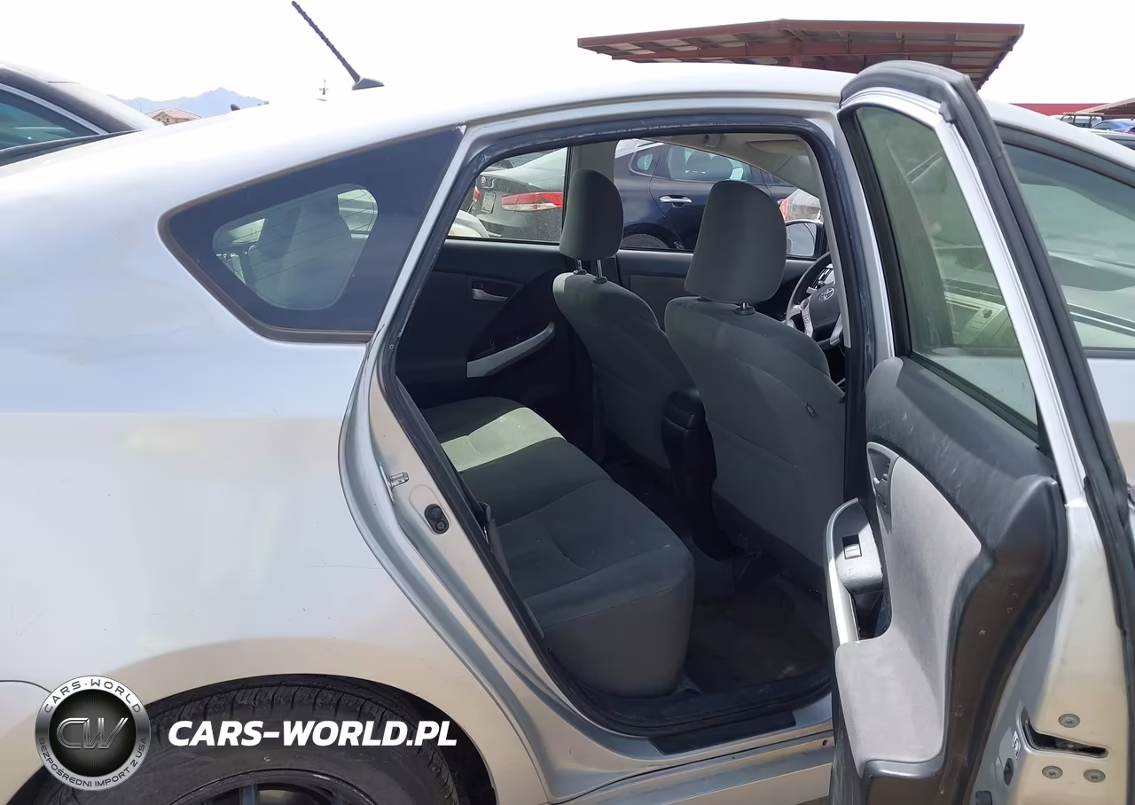 2014 Toyota Prius Two VIN:JTDKN3DU0E1741906 - 8