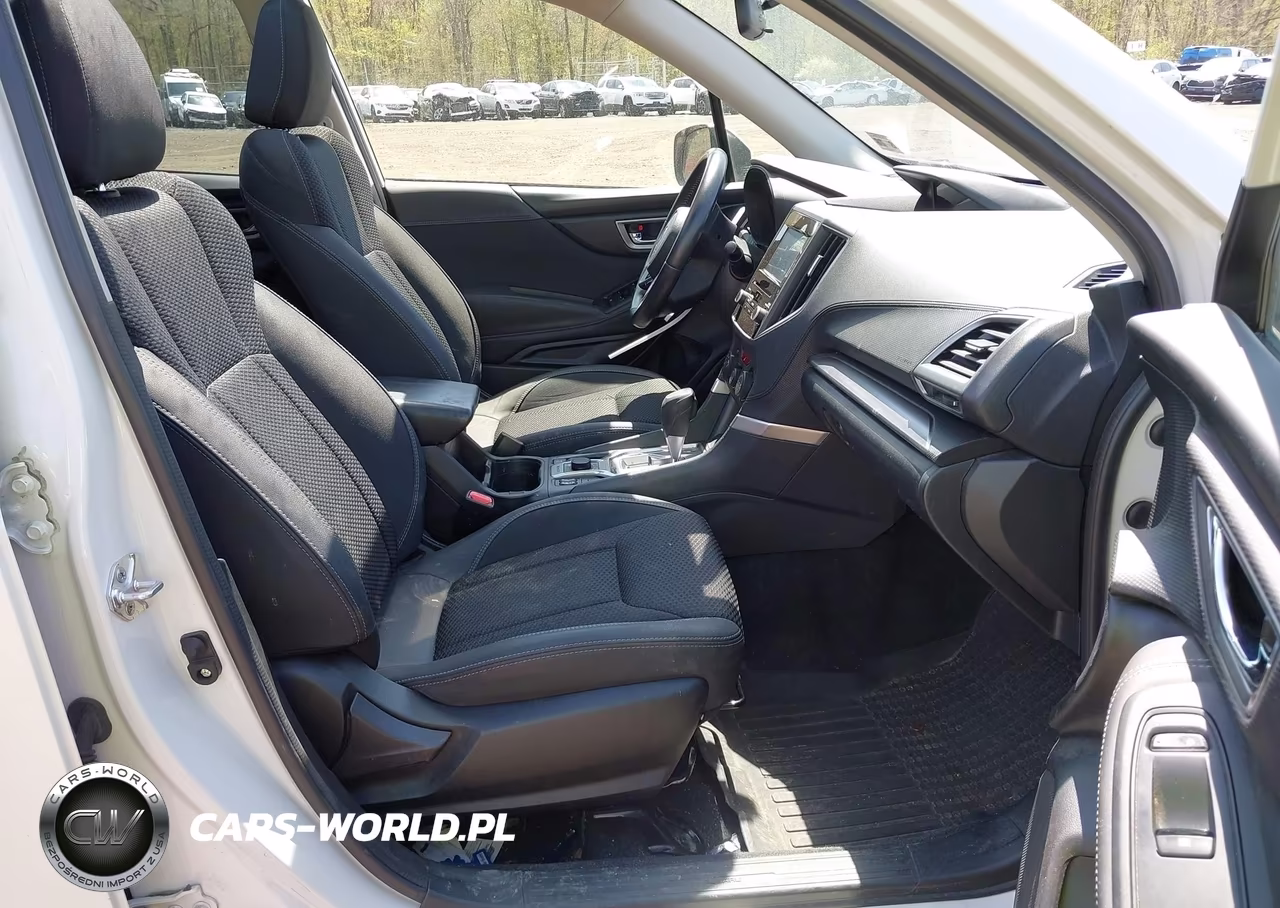 2023 Subaru Forester Premium VIN:JF2SKADC8PH508887 - 5