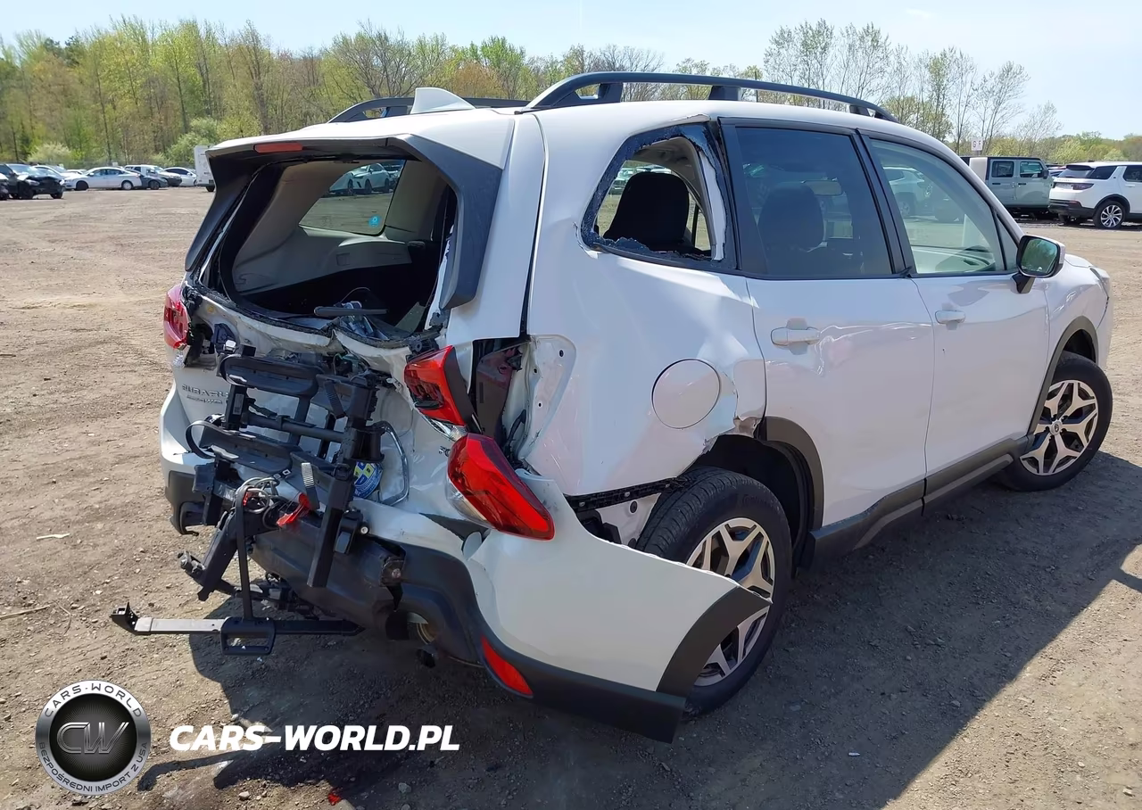 2023 Subaru Forester Premium VIN:JF2SKADC8PH508887 - 6