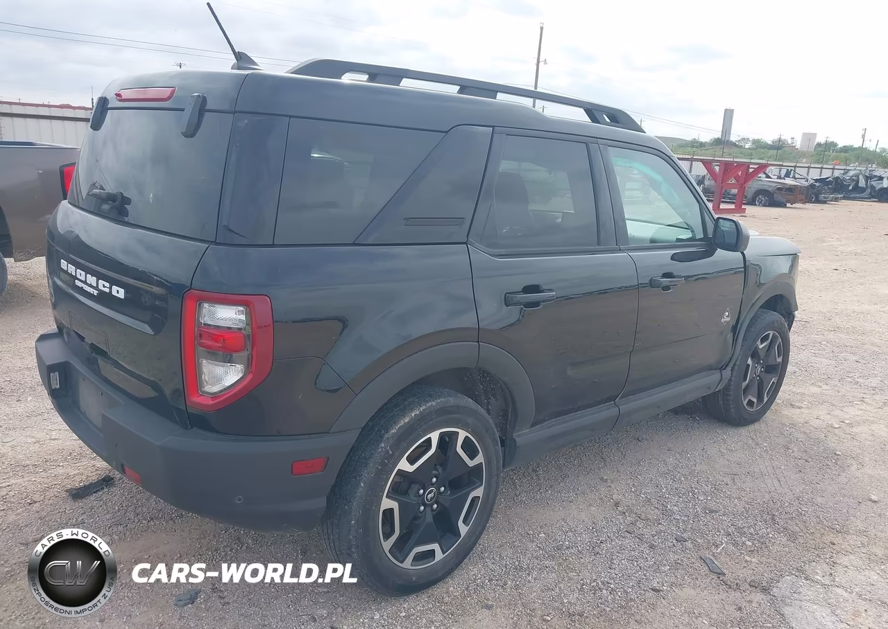 2022 Ford Bronco Sport Outer Banks VIN:3FMCR9C6XNRD65604 - 4