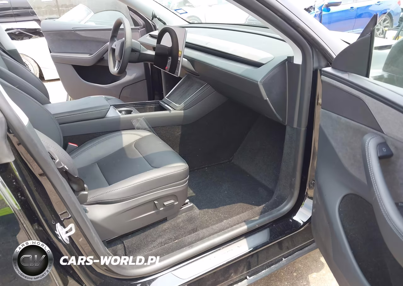 2026 Tesla Model Y VIN:7SAYGDED7TA495045 - 5