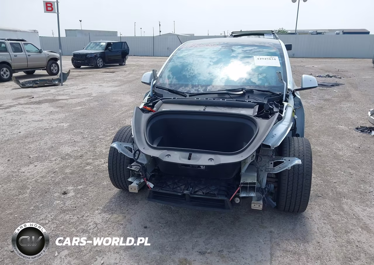 2022 Tesla Model Y Long Range Dual Motor All-Wheel Drive VIN:7SAYGAEE6NF388775 - 10