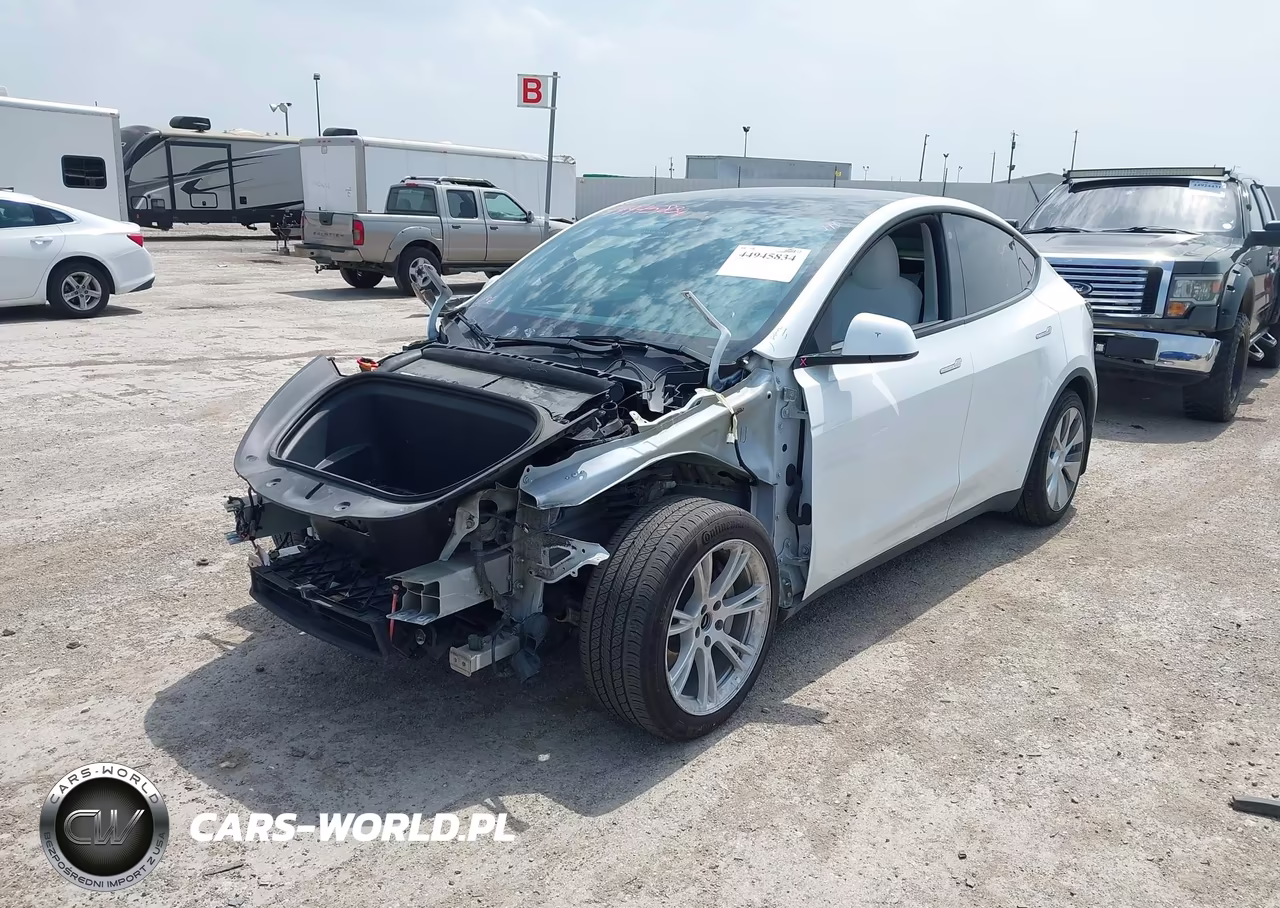 2022 Tesla Model Y Long Range Dual Motor All-Wheel Drive VIN:7SAYGAEE6NF388775 - 2