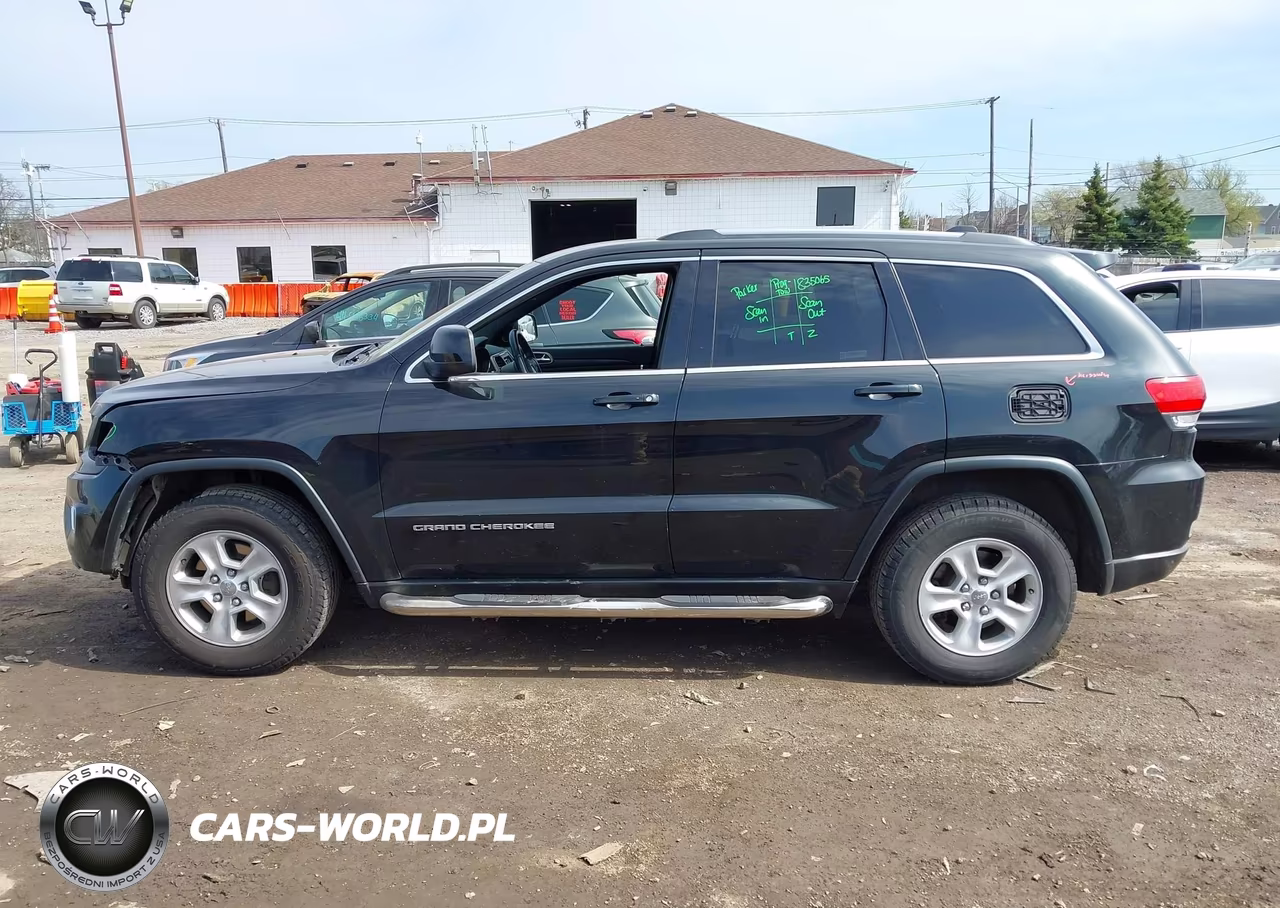 2015 Jeep Grand Cherokee Laredo VIN:1C4RJFAG7FC934019 - 15