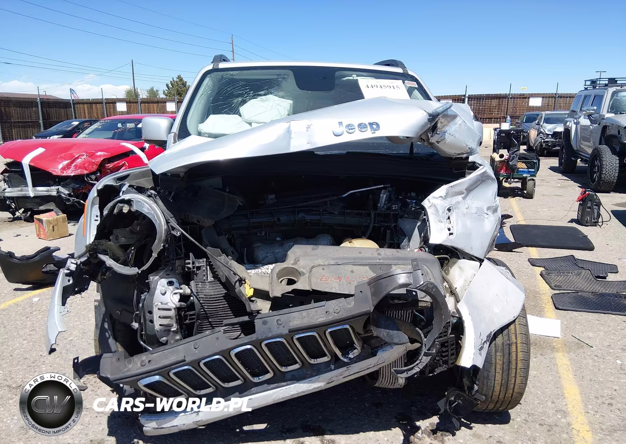 2017 Jeep Renegade Latitude 4X4 VIN:ZACCJBBB3HPF40811 - 13