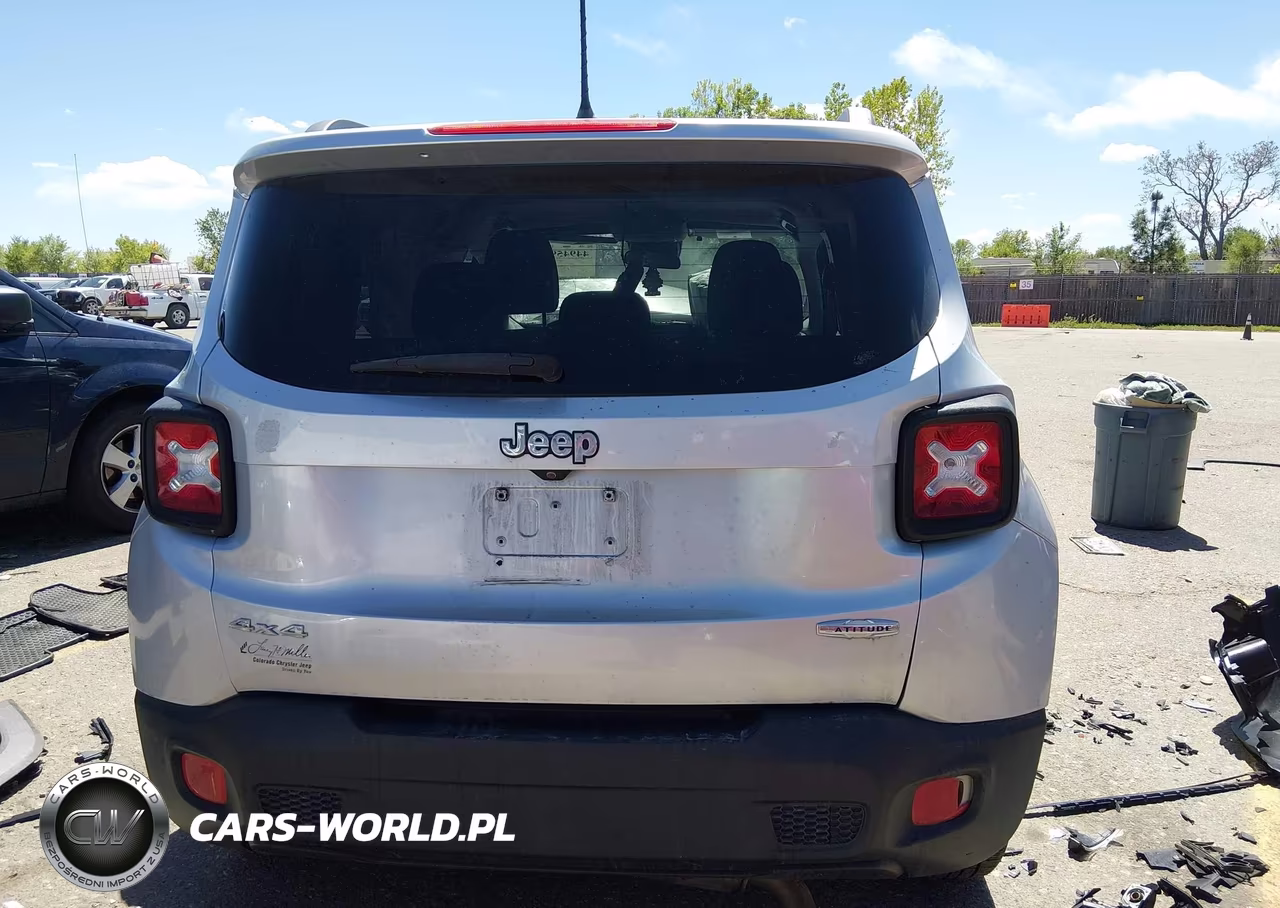 2017 Jeep Renegade Latitude 4X4 VIN:ZACCJBBB3HPF40811 - 17