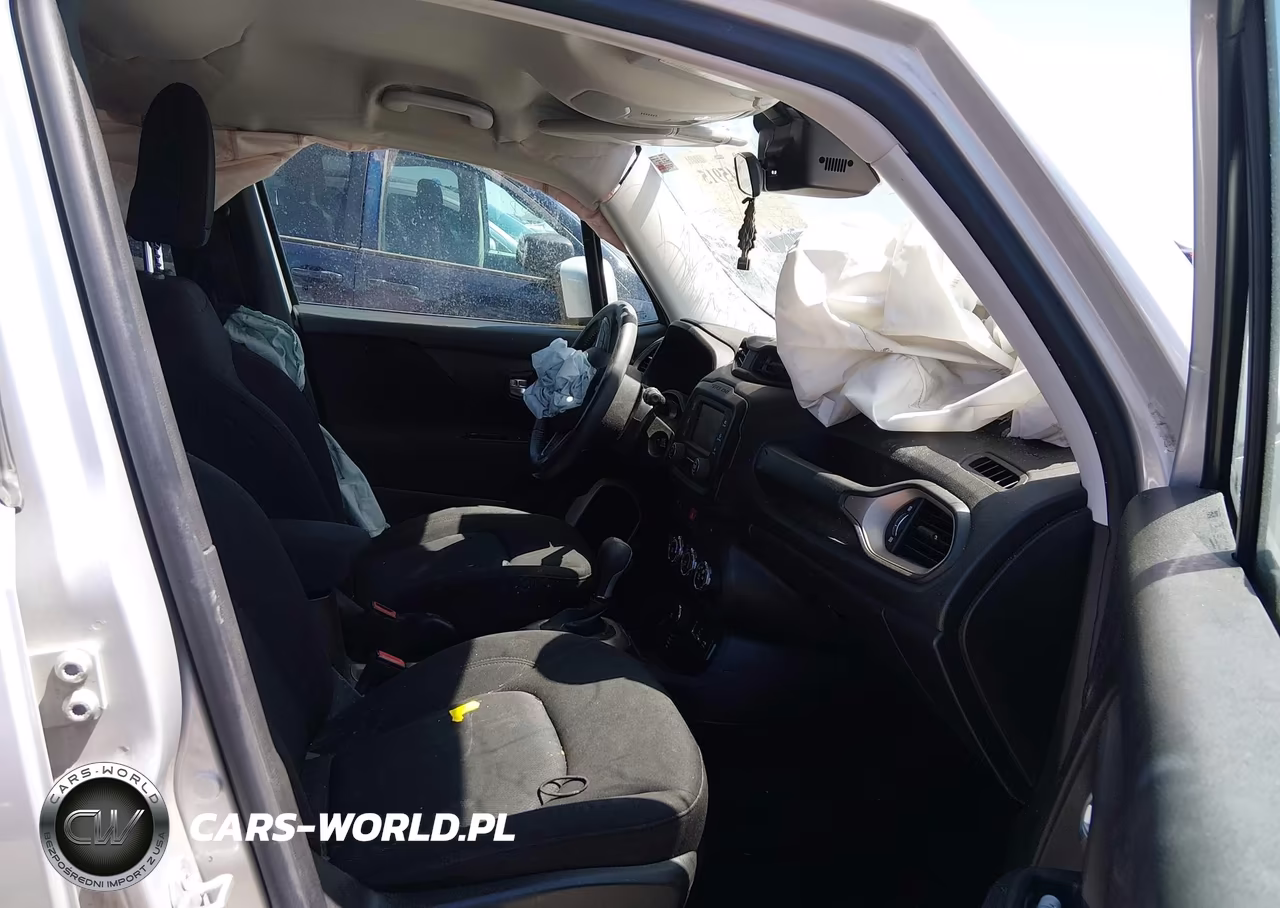 2017 Jeep Renegade Latitude 4X4 VIN:ZACCJBBB3HPF40811 - 5