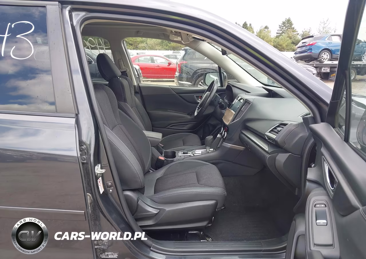 2019 Subaru Forester Premium VIN:JF2SKAGC9KH420113 - 5
