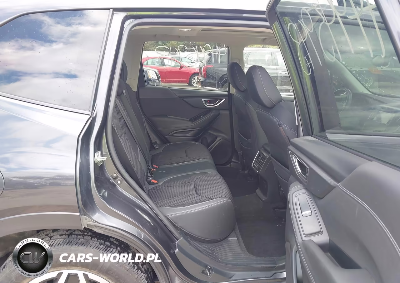 2019 Subaru Forester Premium VIN:JF2SKAGC9KH420113 - 8