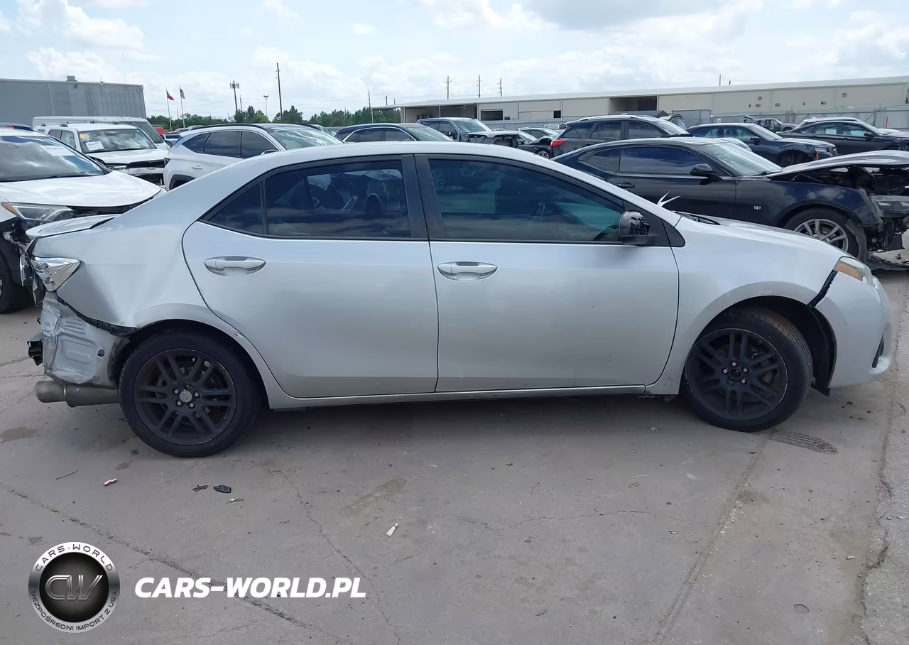 2015 Toyota Corolla S Plus VIN:5YFBURHE0FP181553 - 12
