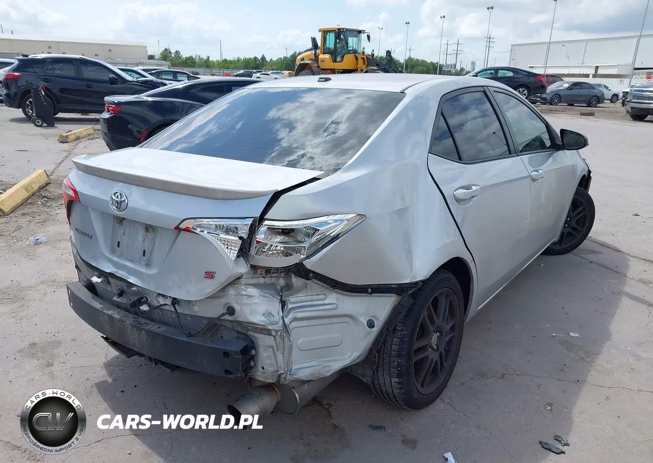 2015 Toyota Corolla S Plus VIN:5YFBURHE0FP181553 - 4