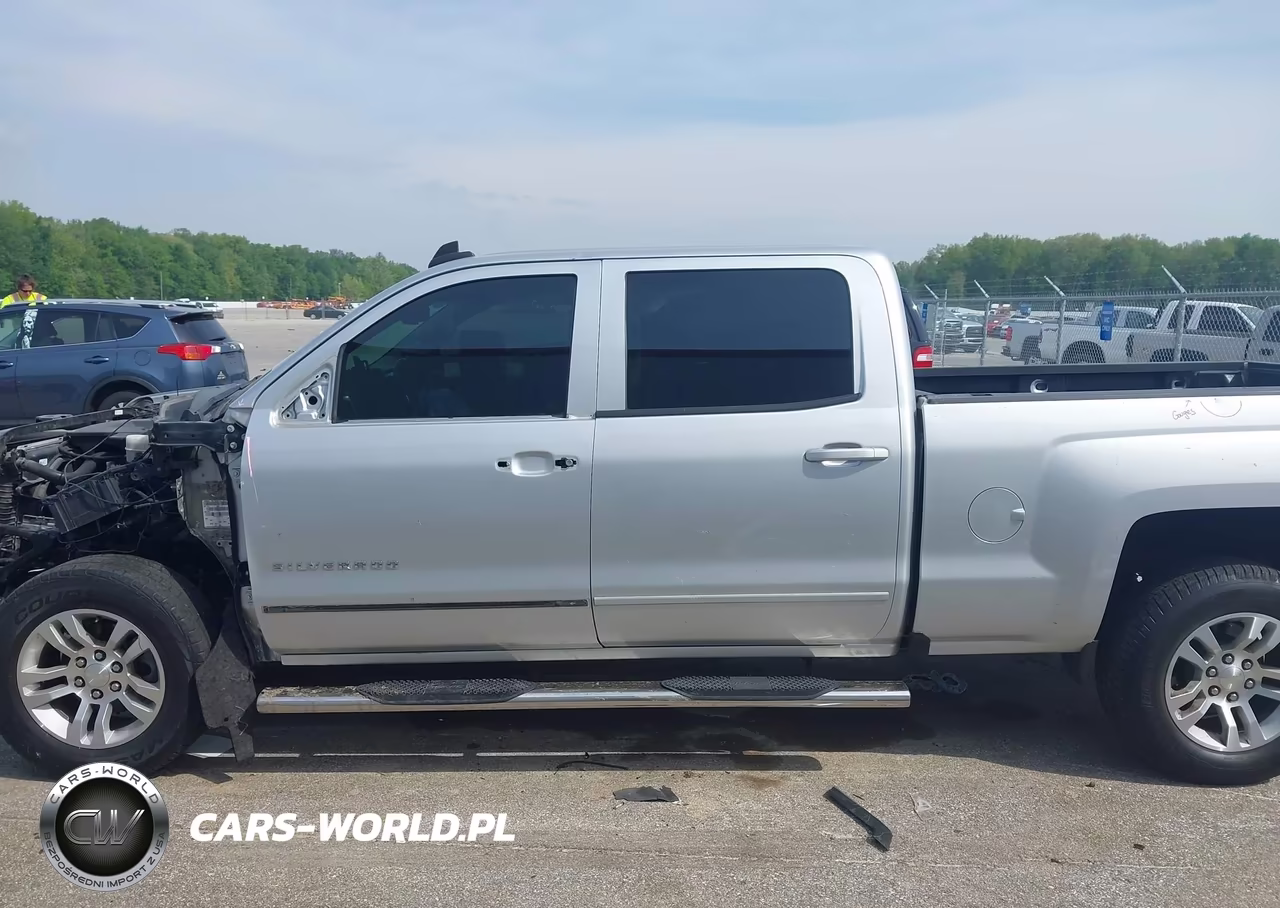 2018 Chevrolet Silverado 1500 1Lt VIN:3GCUCREC4JG284892 - 15