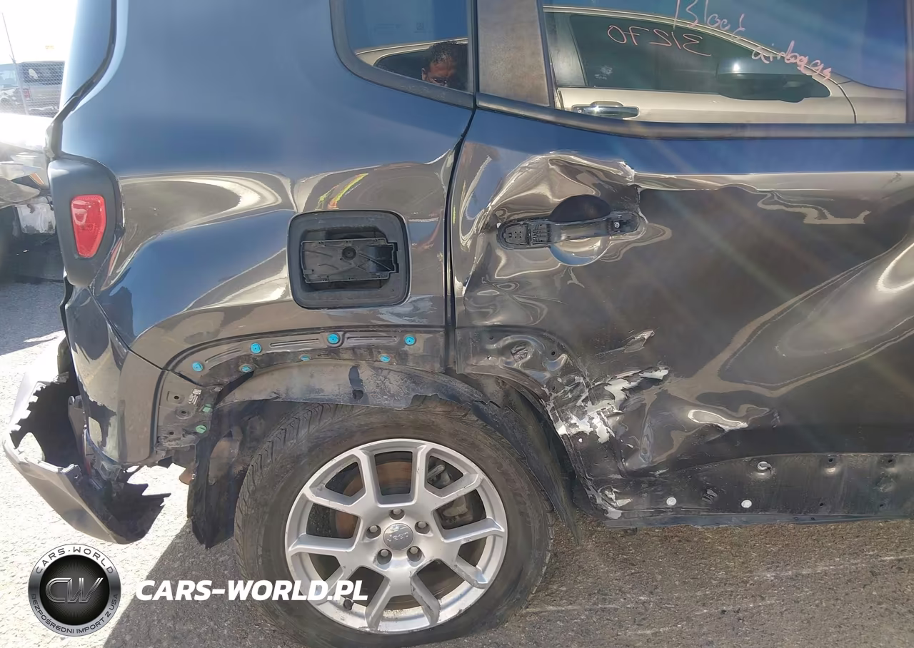 2021 Jeep Renegade Latitude 4X4 VIN:ZACNJDBB4MPM25694 - 6