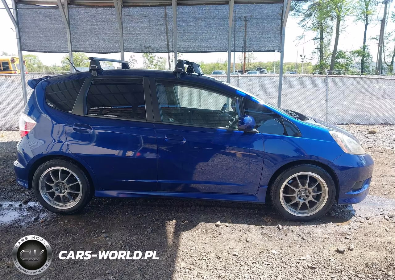 2013 Honda Fit Sport VIN:JHMGE8G56DC004041 - 13