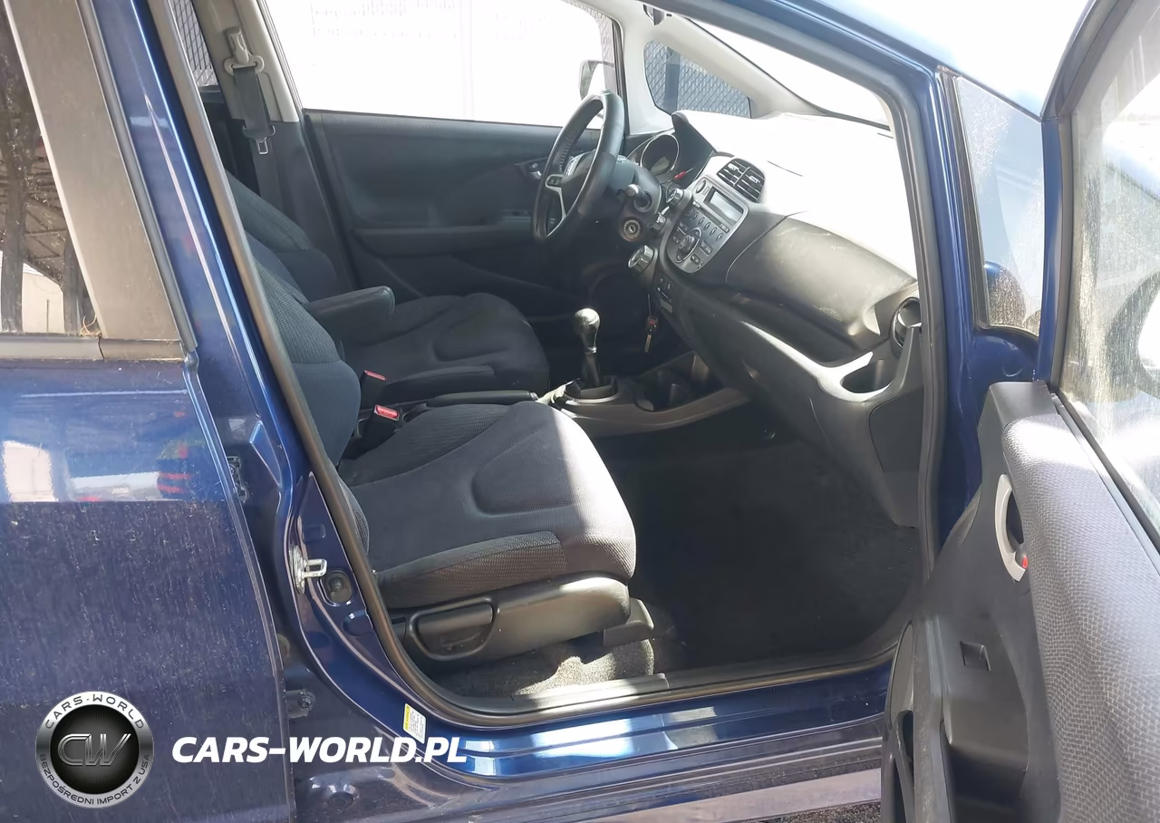 2013 Honda Fit Sport VIN:JHMGE8G56DC004041 - 5