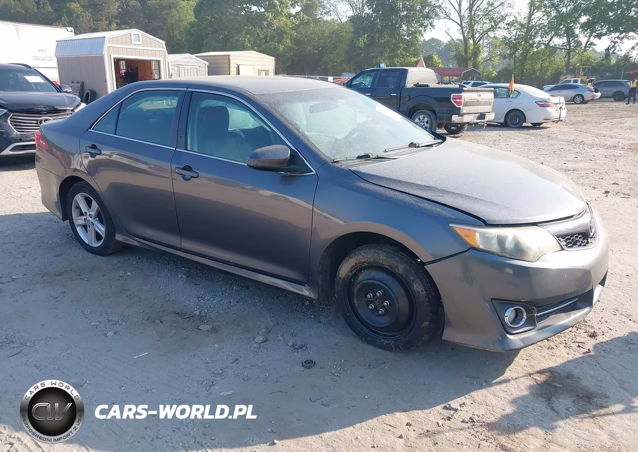 2014 Toyota Camry Se – zdjęcie 1 z 16