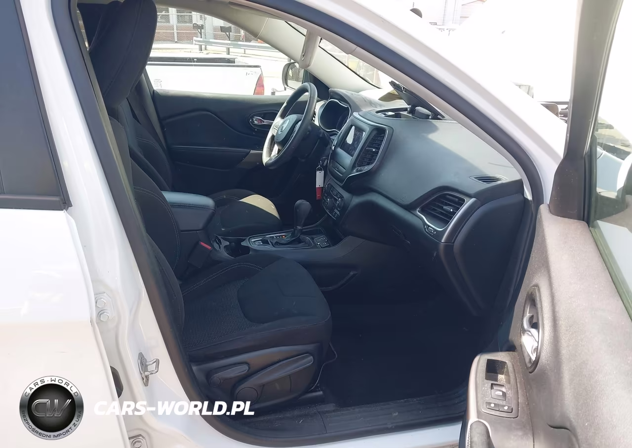 2020 Jeep Cherokee Latitude Fwd VIN:1C4PJLCBXLD652860 - 5