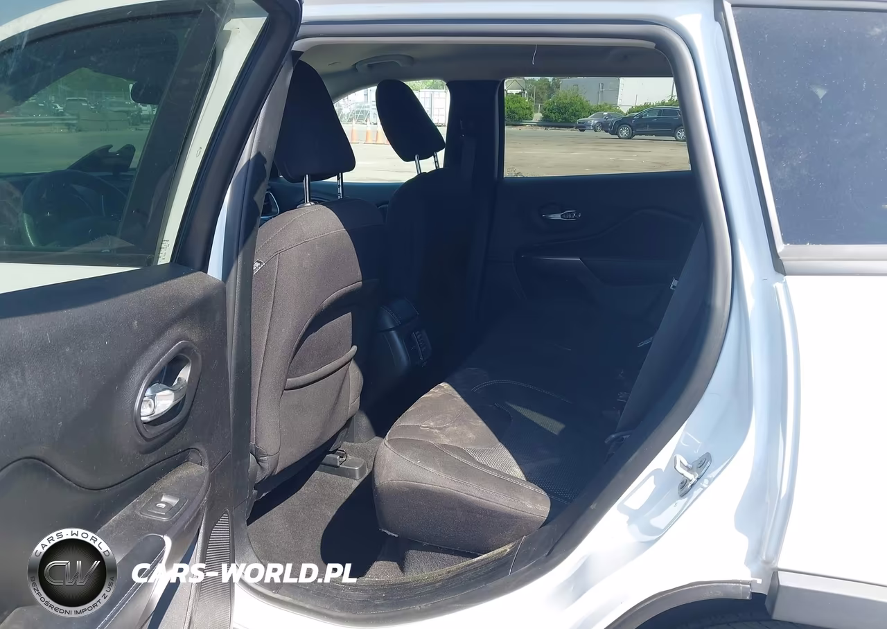 2020 Jeep Cherokee Latitude Fwd VIN:1C4PJLCBXLD652860 - 8