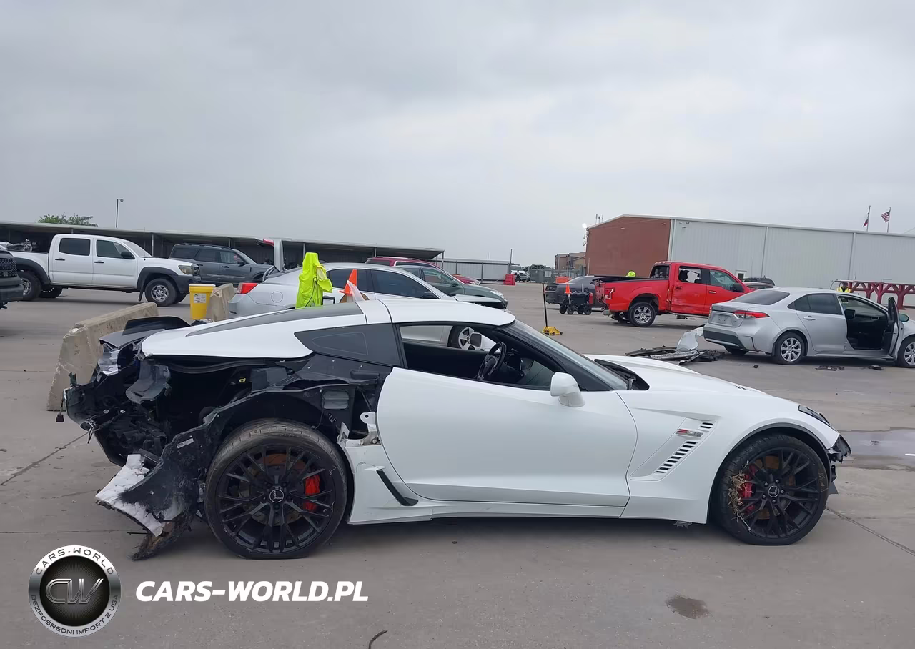 2015 Chevrolet Corvette Z06 VIN:1G1YS2D66F5604177 - 13