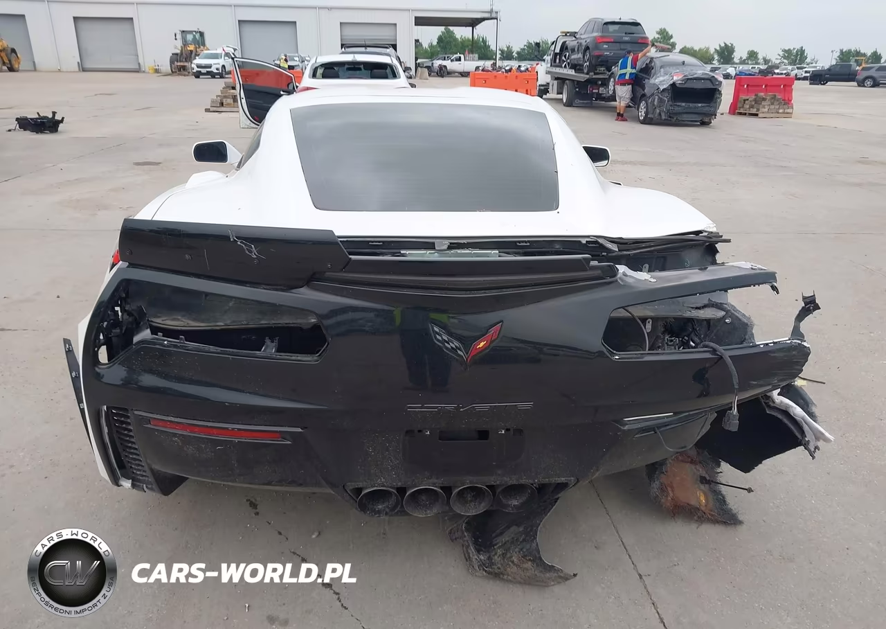 2015 Chevrolet Corvette Z06 VIN:1G1YS2D66F5604177 - 16