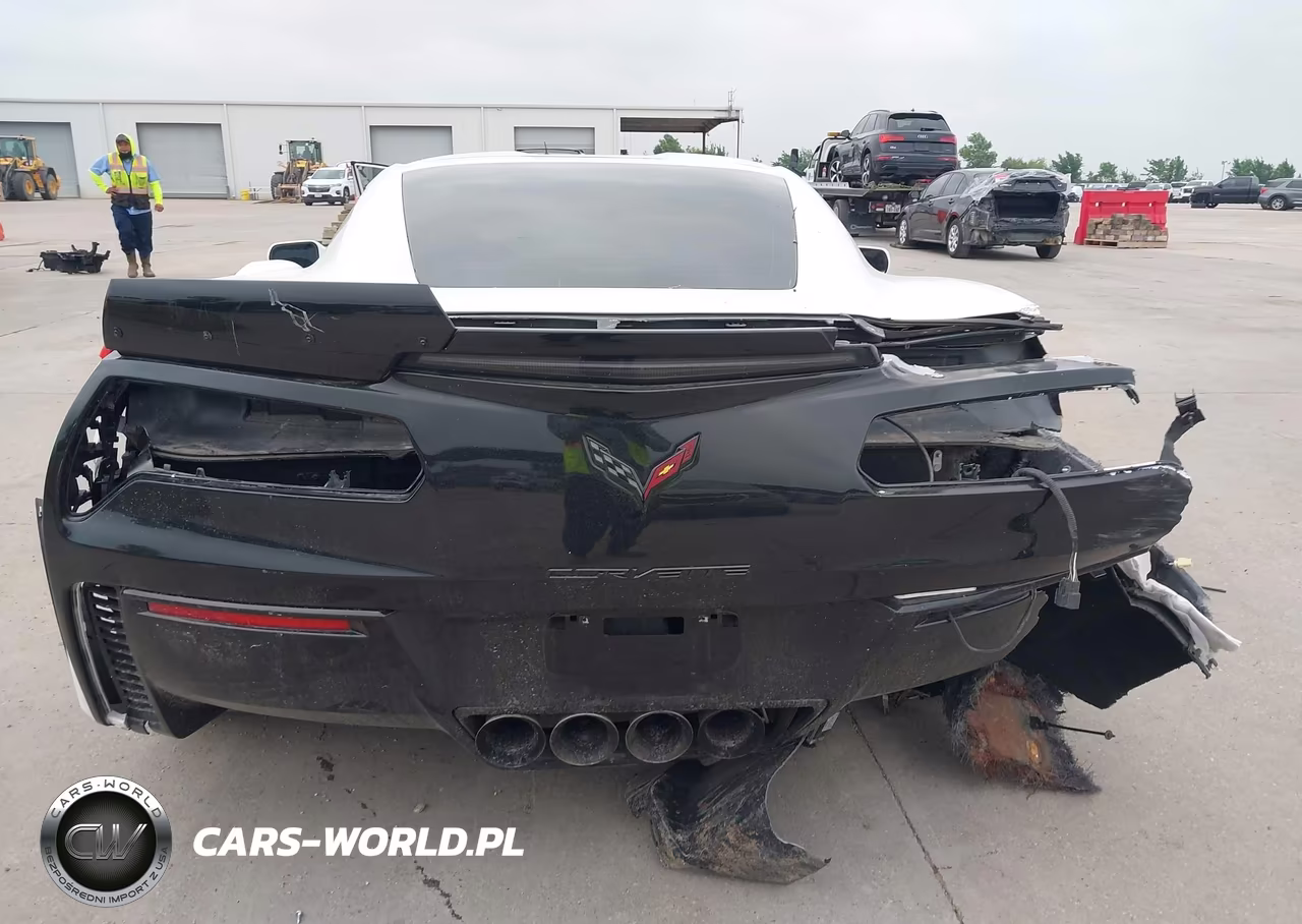 2015 Chevrolet Corvette Z06 VIN:1G1YS2D66F5604177 - 18