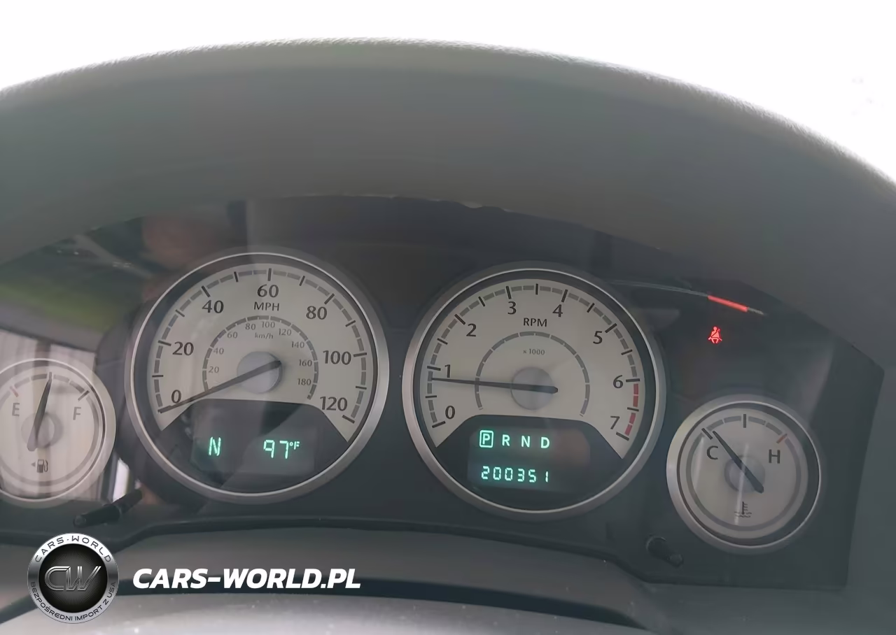 2008 Chrysler Town & Country Lx VIN:2A8HR44H38R623946 - 7