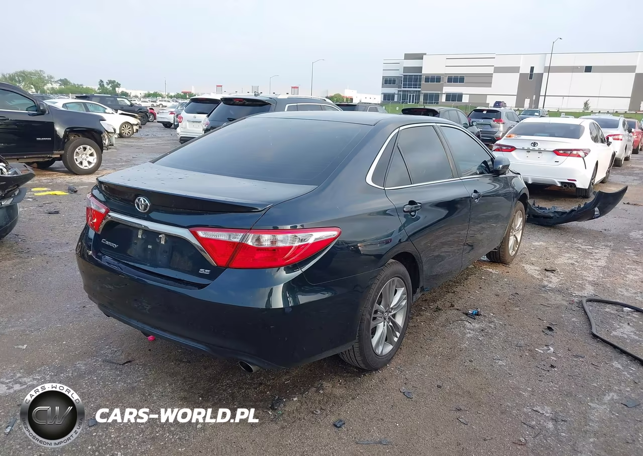 2017 Toyota Camry Se VIN:4T1BF1FK4HU805764 - 4