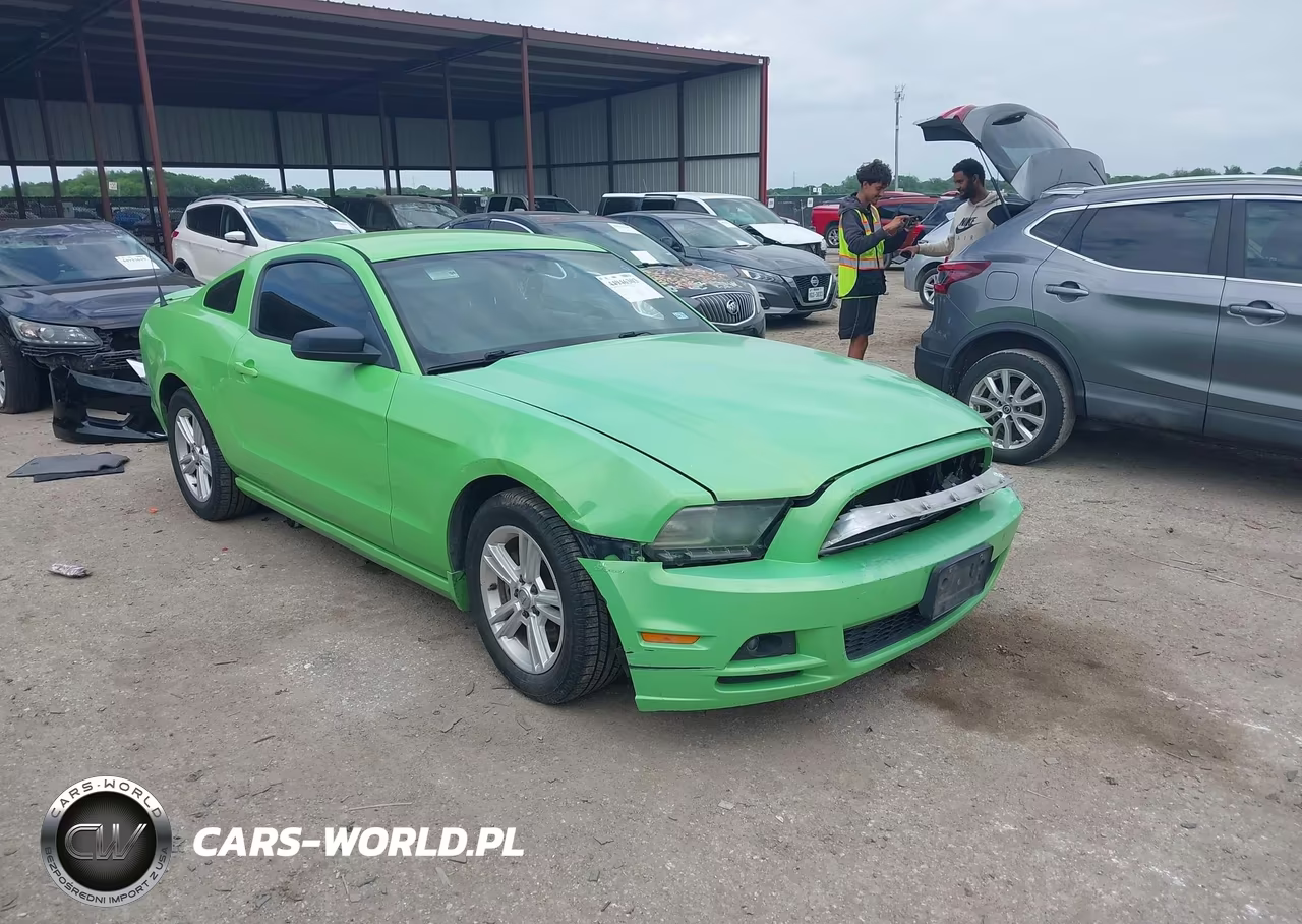 2014 Ford Mustang V6