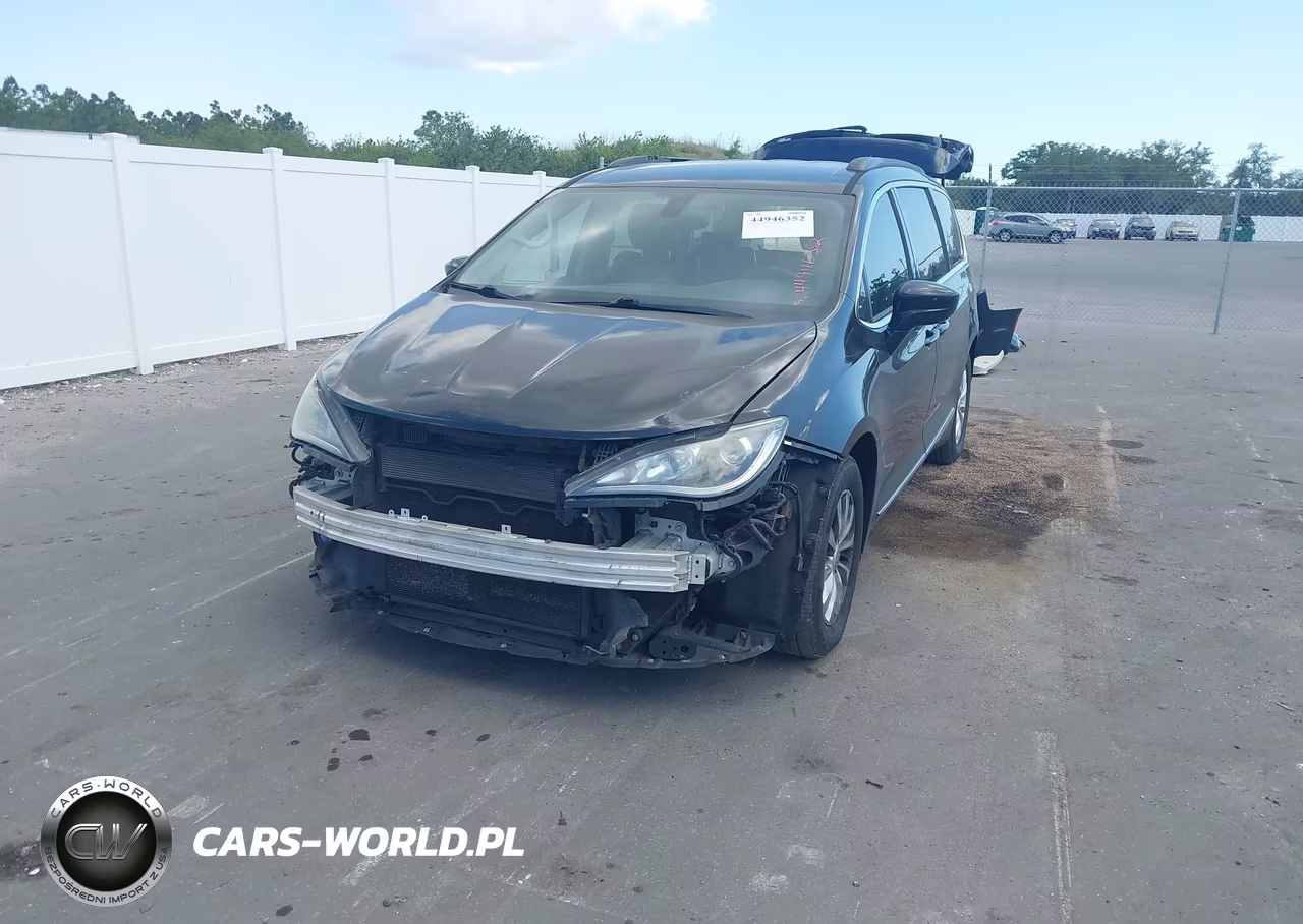 2017 Chrysler Pacifica Touring-L VIN:2C4RC1BG1HR526265 - 2