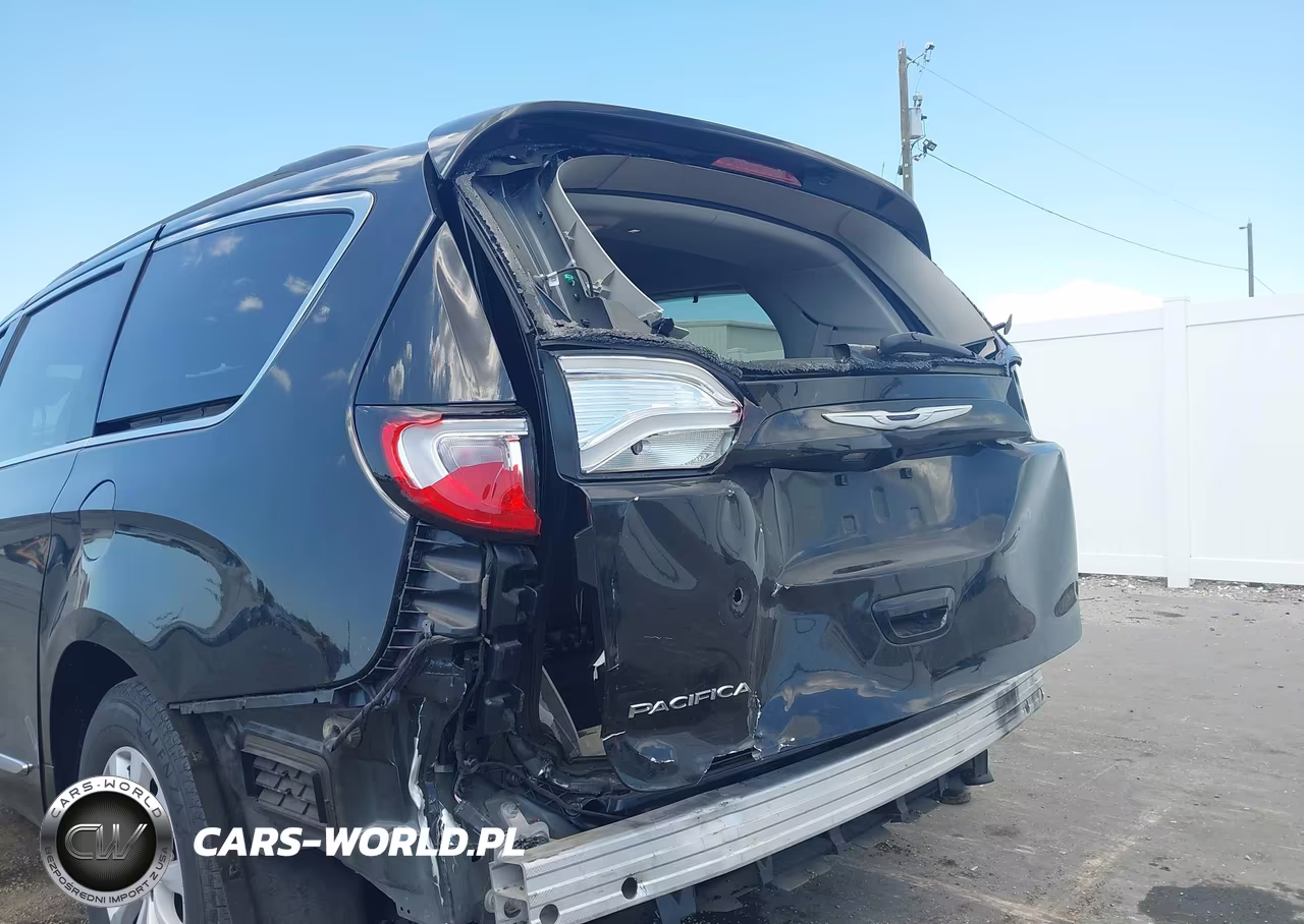 2017 Chrysler Pacifica Touring-L VIN:2C4RC1BG1HR526265 - 20