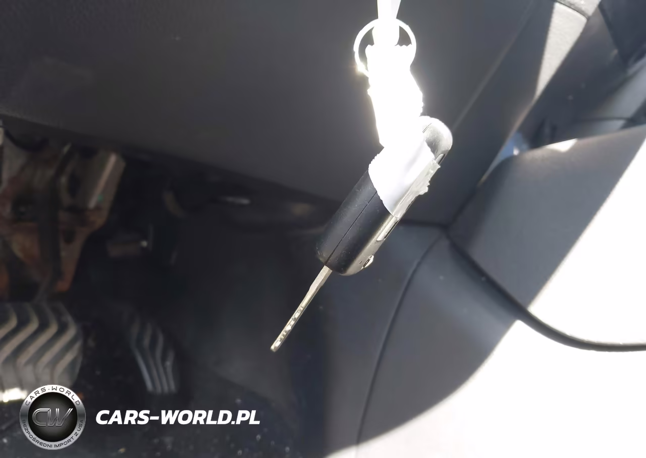 2017 Nissan Rogue S VIN:KNMAT2MV1HP595862 - 11