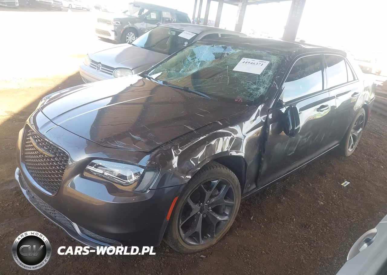 2023 Chrysler 300 Touring VIN:2C3CCAAG1PH706555 - 2