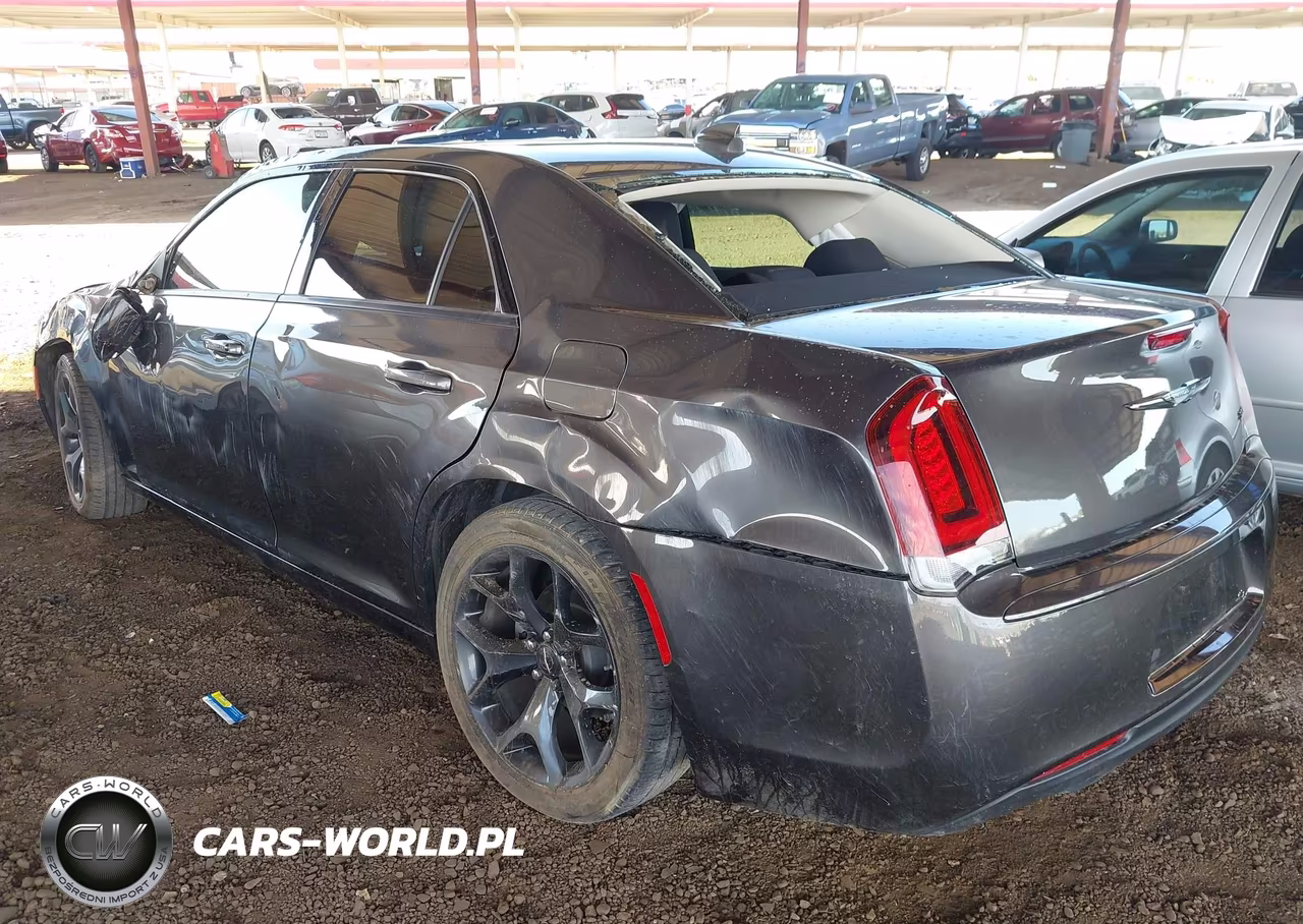 2023 Chrysler 300 Touring VIN:2C3CCAAG1PH706555 - 3