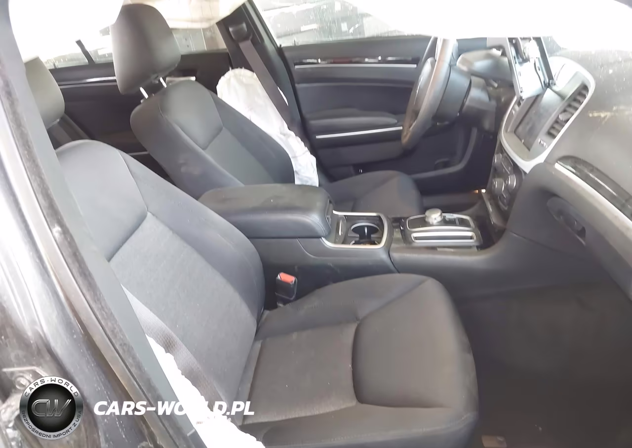 2023 Chrysler 300 Touring VIN:2C3CCAAG1PH706555 - 5