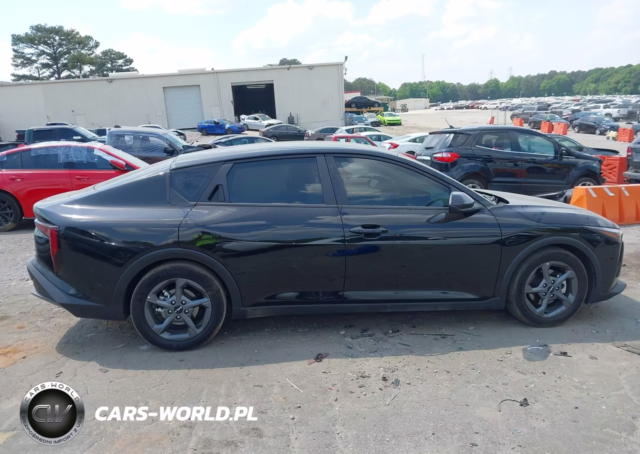 2025 Kia K4 Lxs VIN:3KPFT4DE7SE093852 - 13