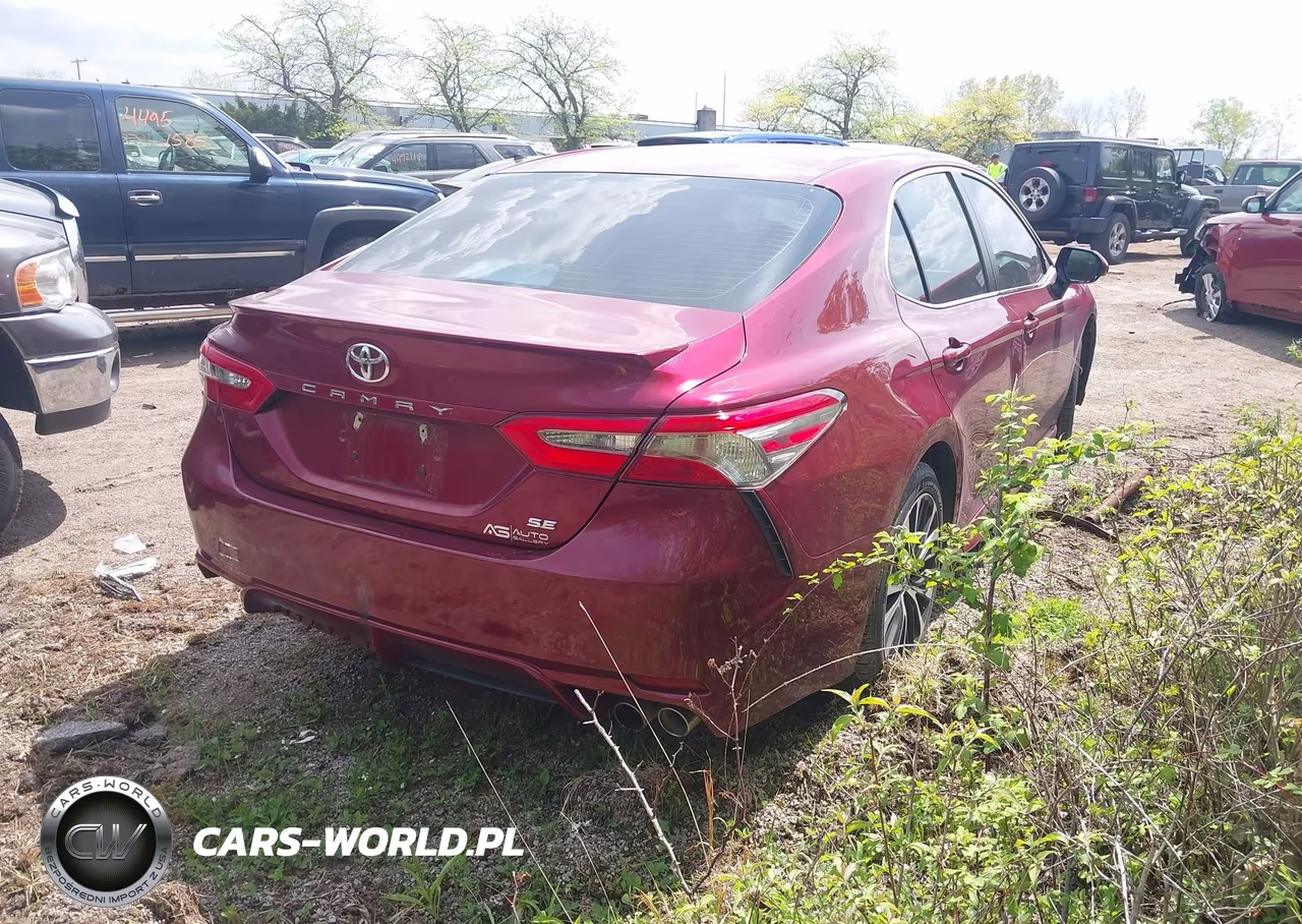 2018 Toyota Camry Se VIN:4T1B11HK8JU523435 - 4