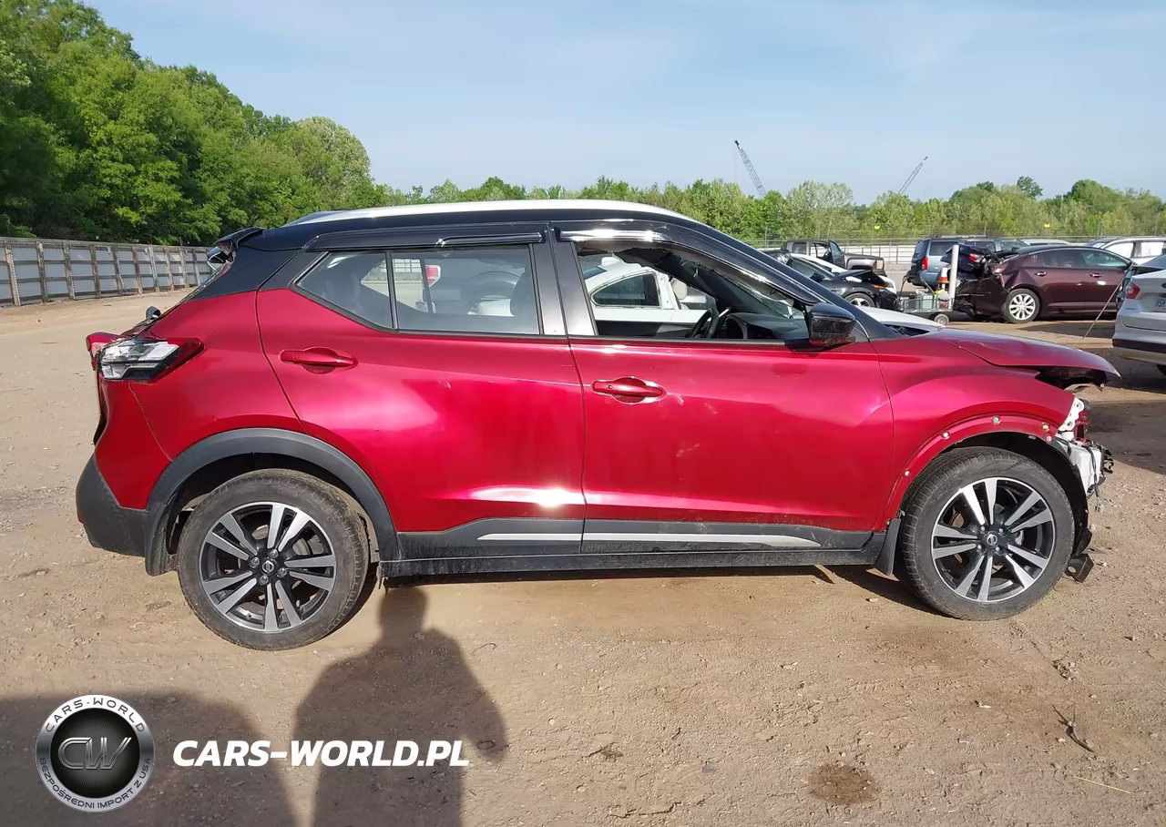2019 Nissan Kicks Sr VIN:3N1CP5CU6KL566323 - 13