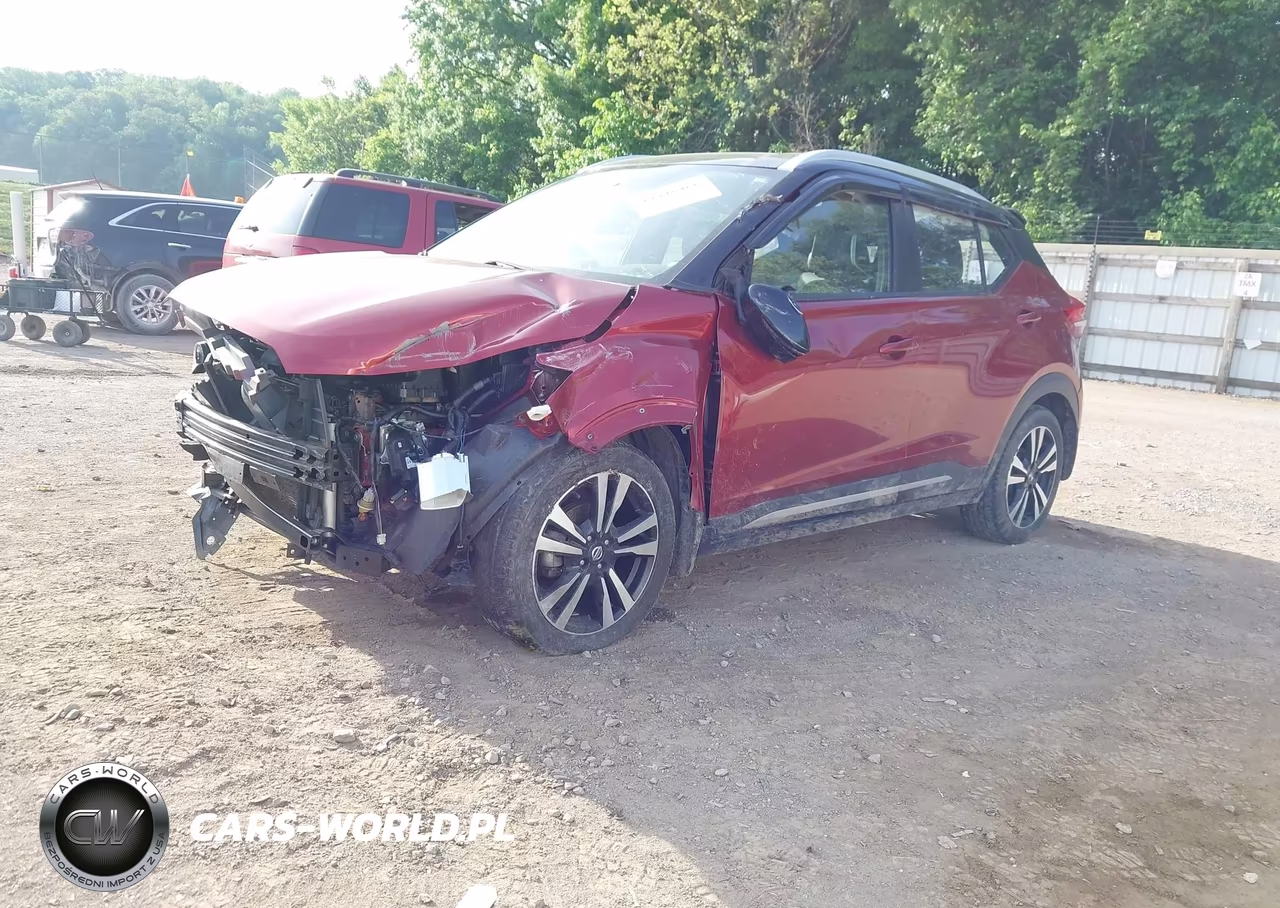 2019 Nissan Kicks Sr VIN:3N1CP5CU6KL566323 - 2